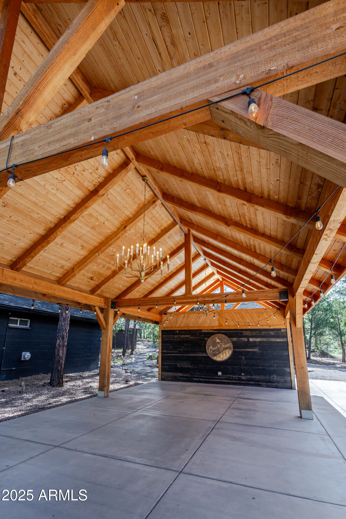 6385 W WHITE MOUNTAIN Boulevard