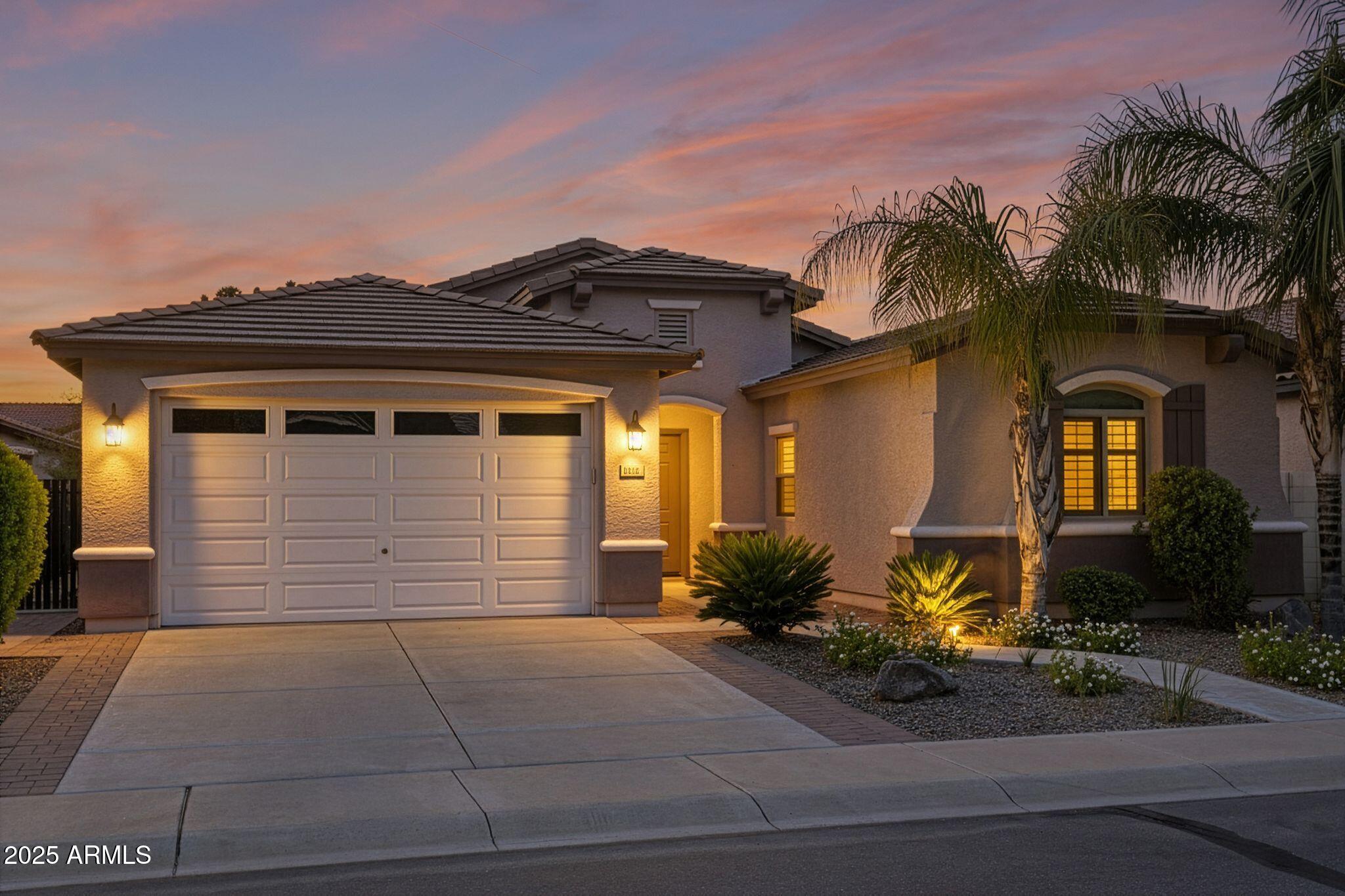 2736 E Sourwood Drive