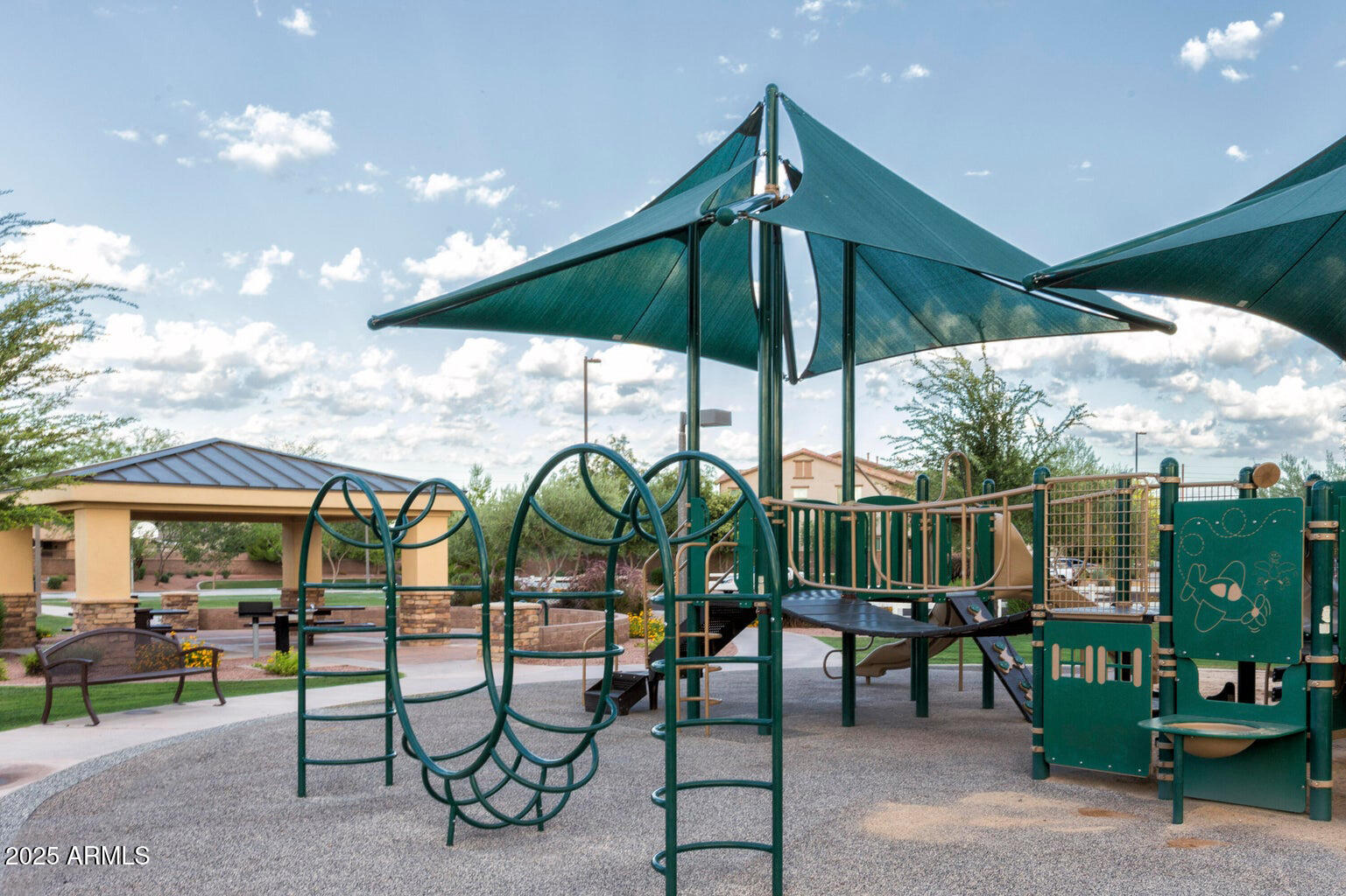 2736 E Sourwood Drive