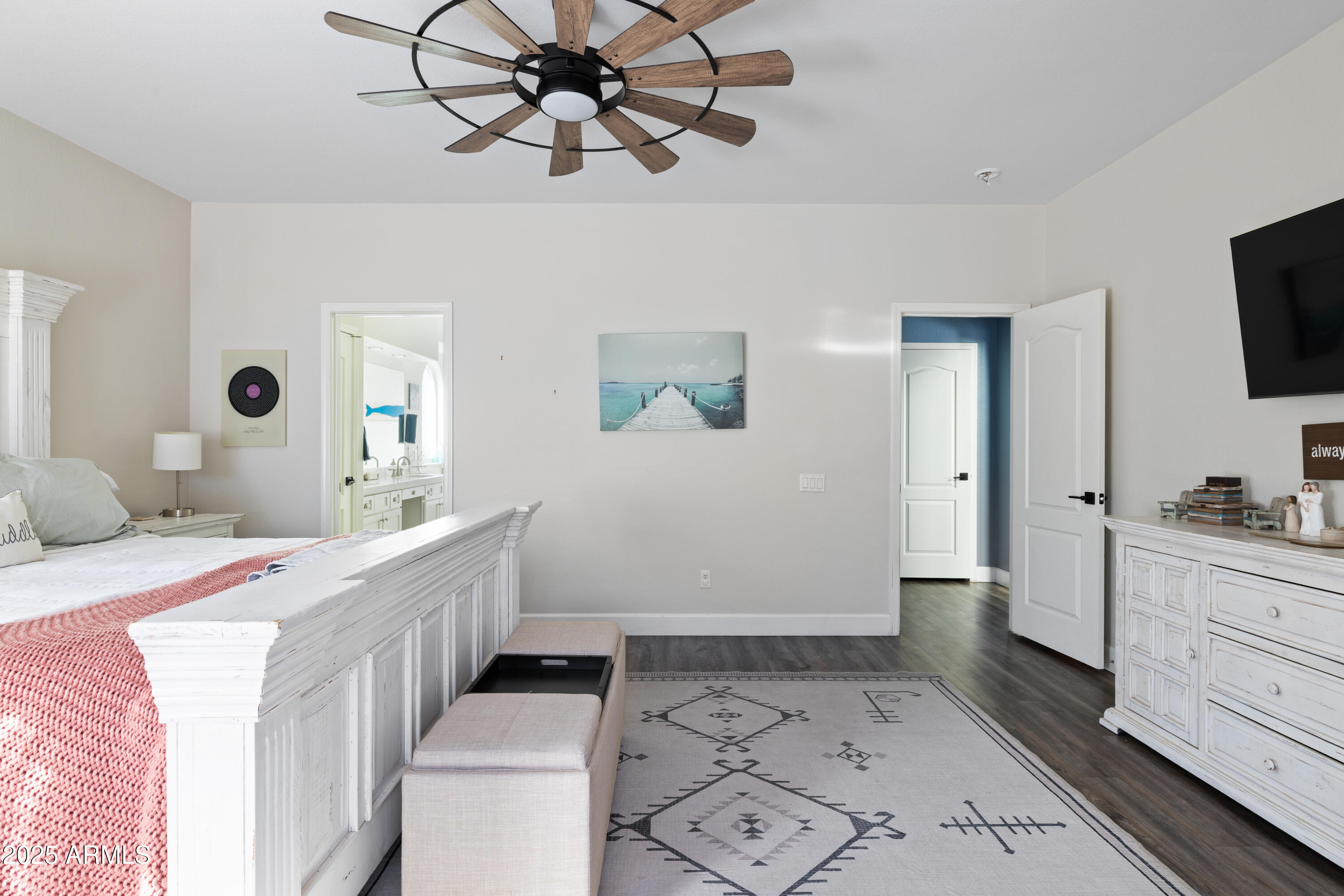 3951 E Cullumber Street