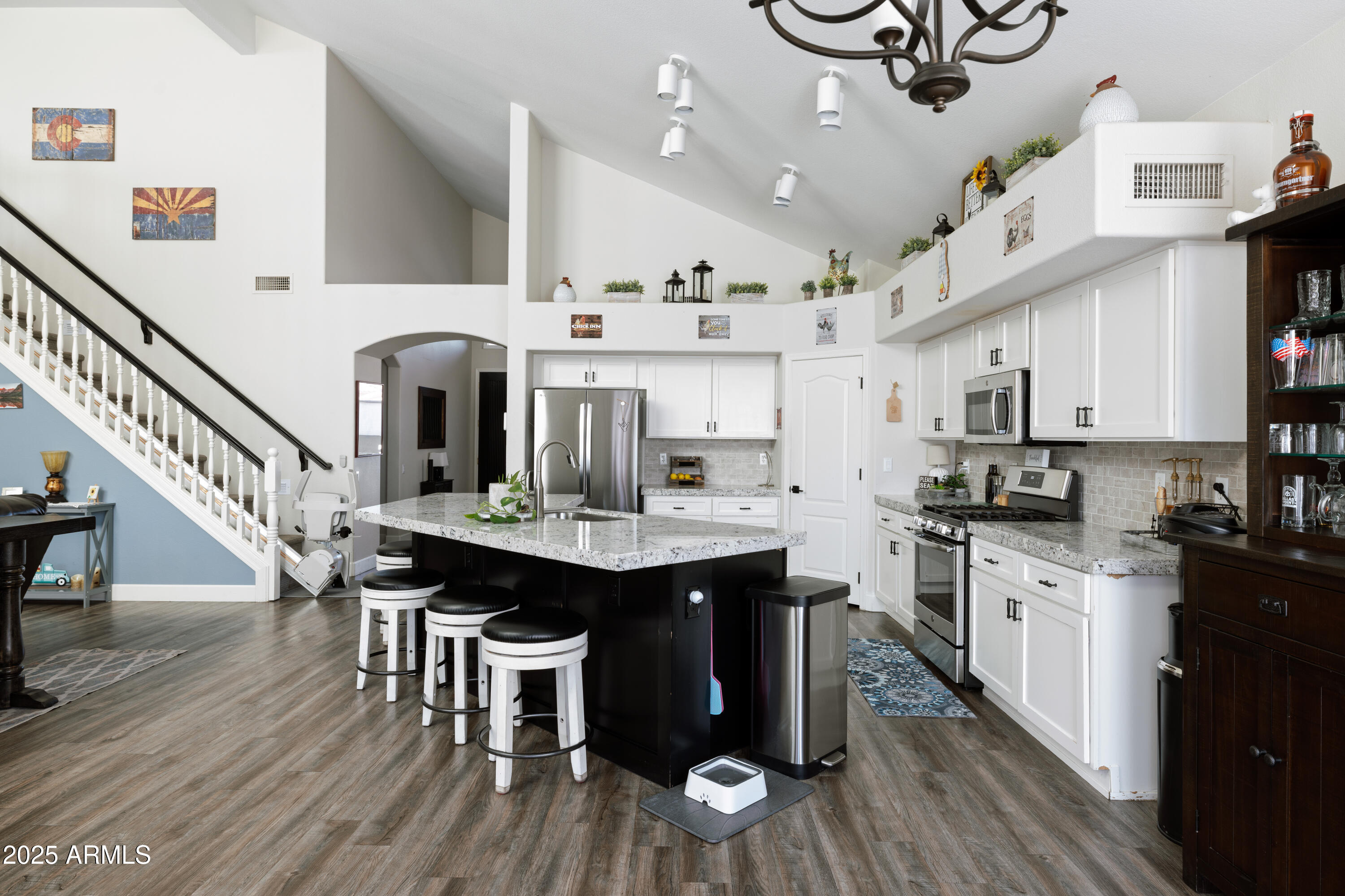 3951 E Cullumber Street