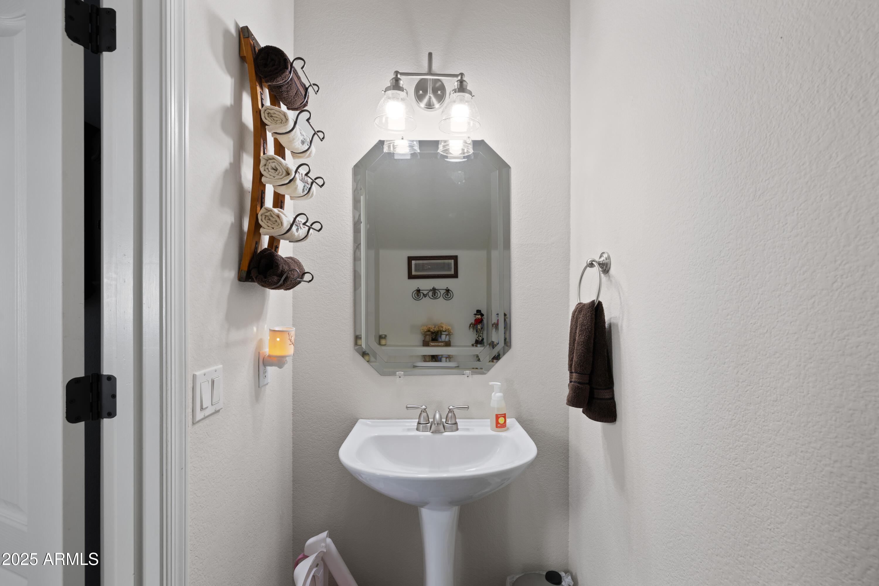 3951 E Cullumber Street