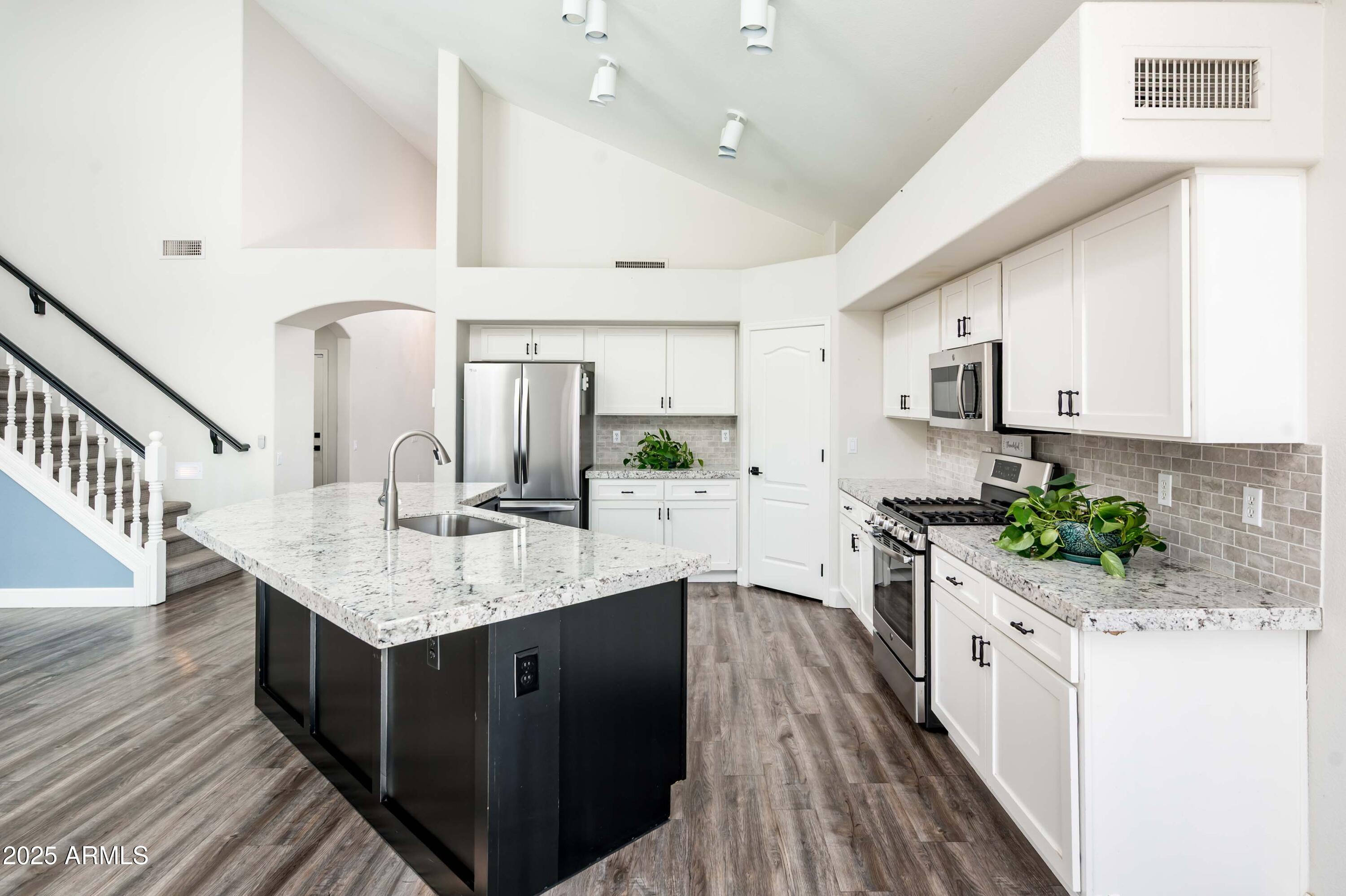 3951 E Cullumber Street