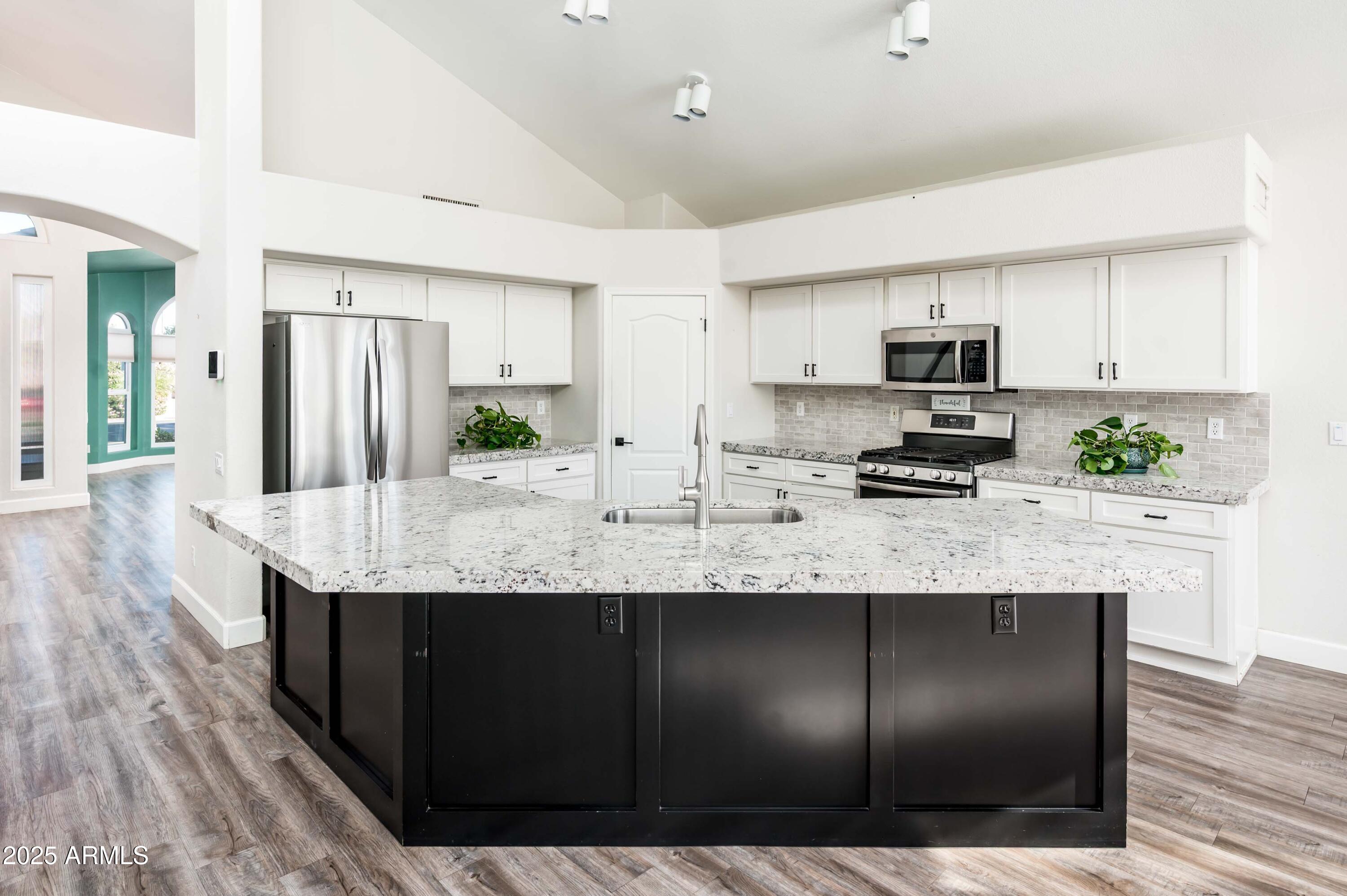 3951 E Cullumber Street