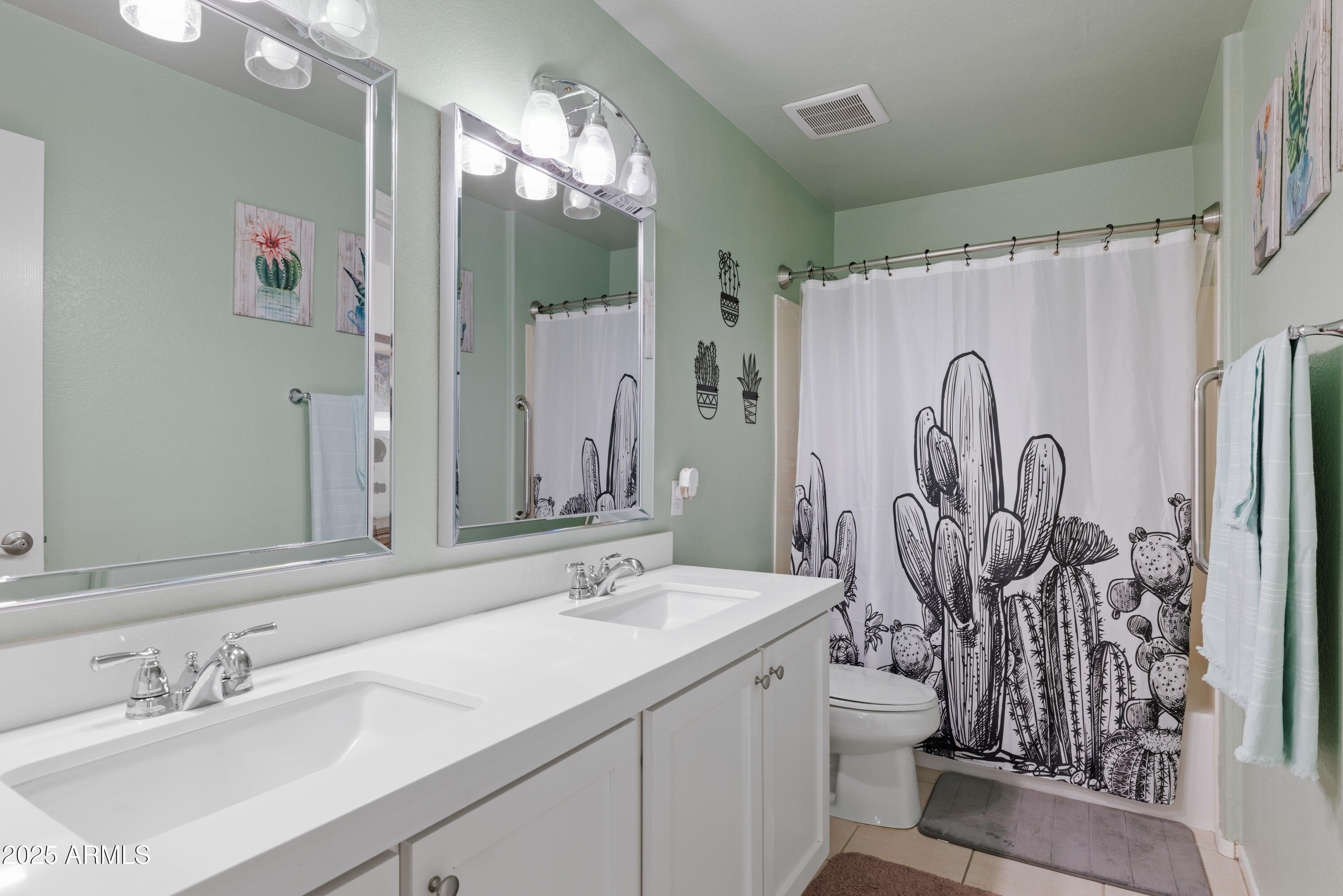 3951 E Cullumber Street