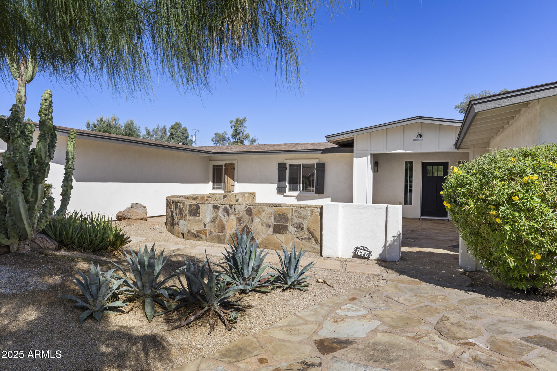 7836 E DAVENPORT Drive