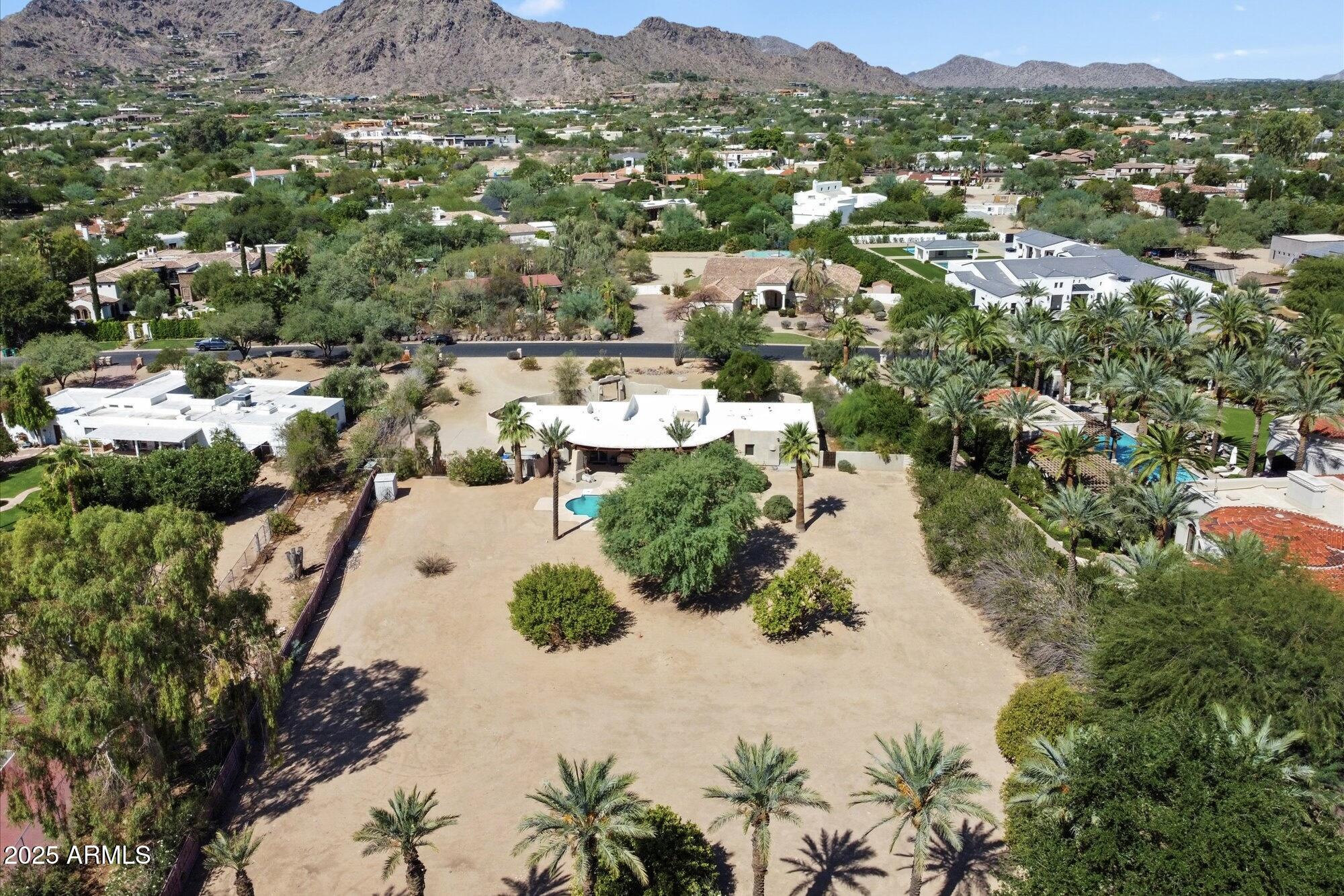 7737 N CALLE CABALLEROS, 5