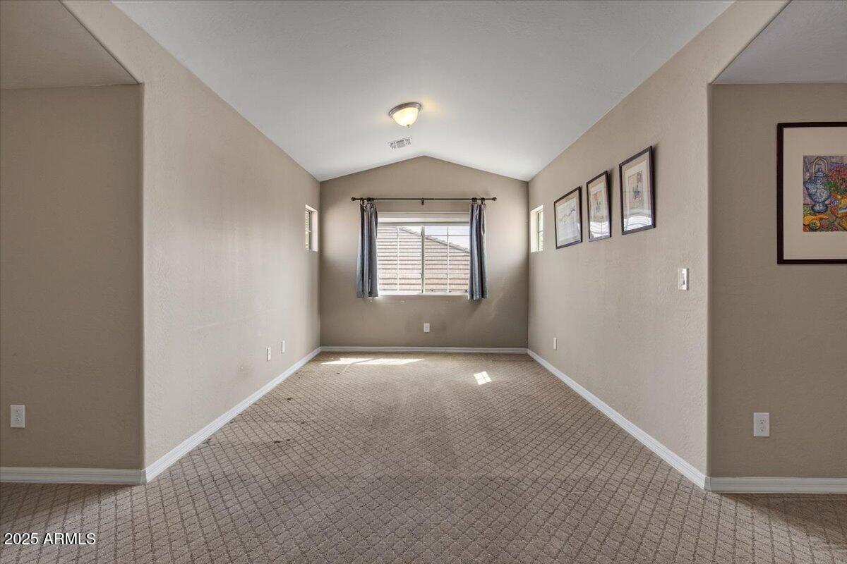 2926 E MINNEZONA Avenue