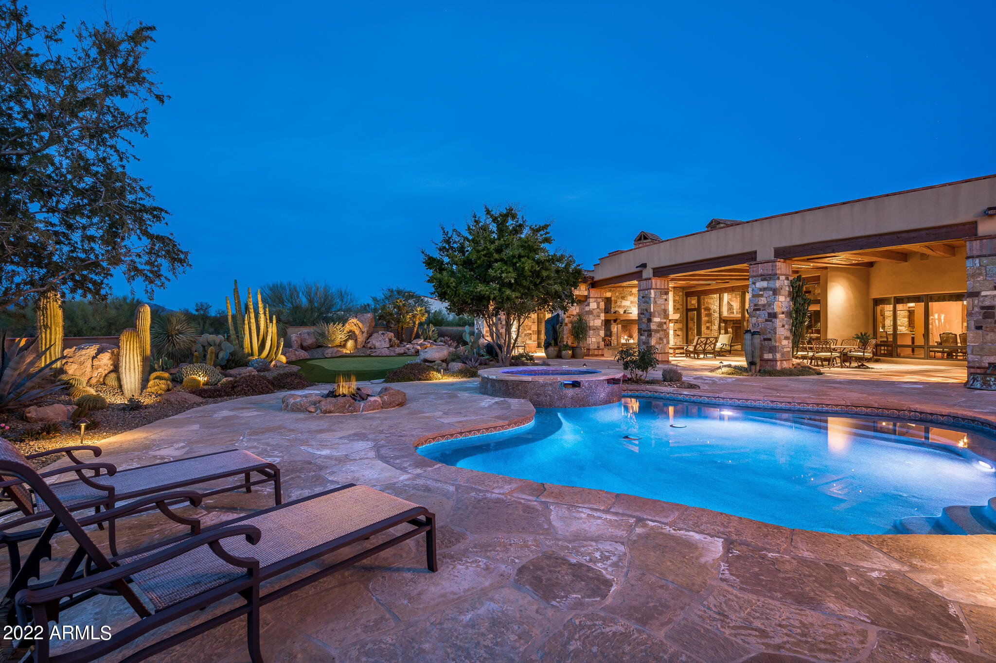 8430 E WHISPER ROCK Trail
