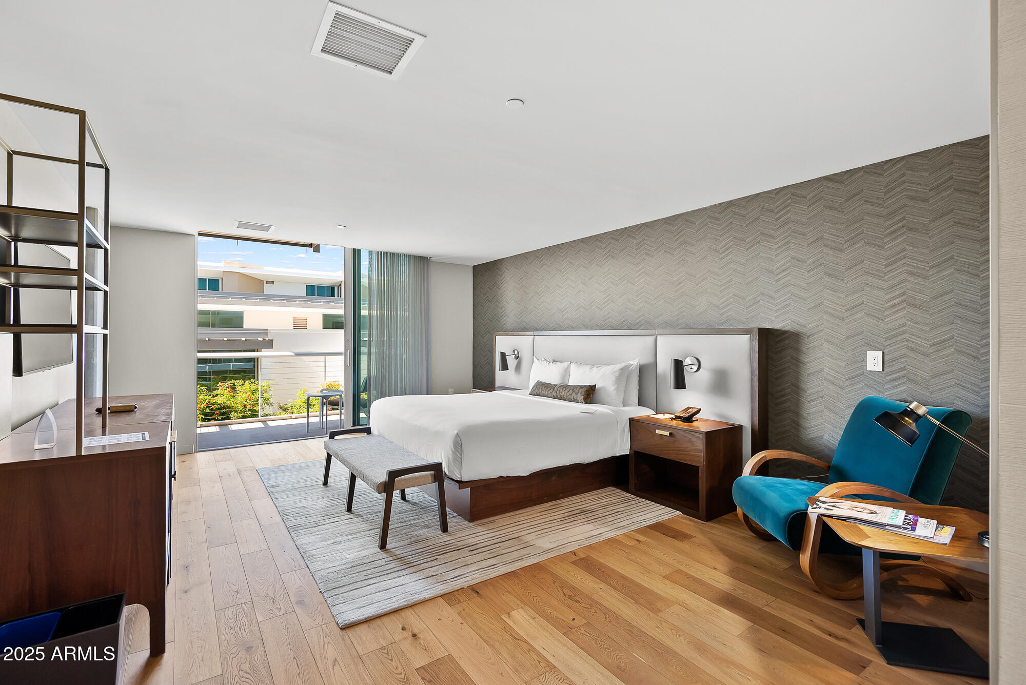 5455 E LINCOLN Drive, 2021