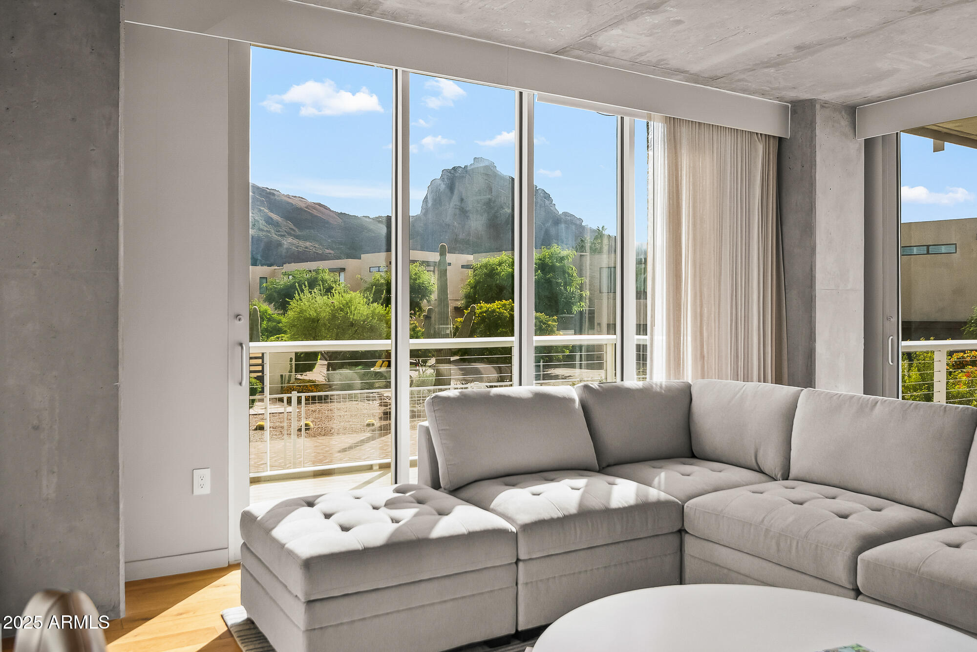 5455 E LINCOLN Drive, 2021