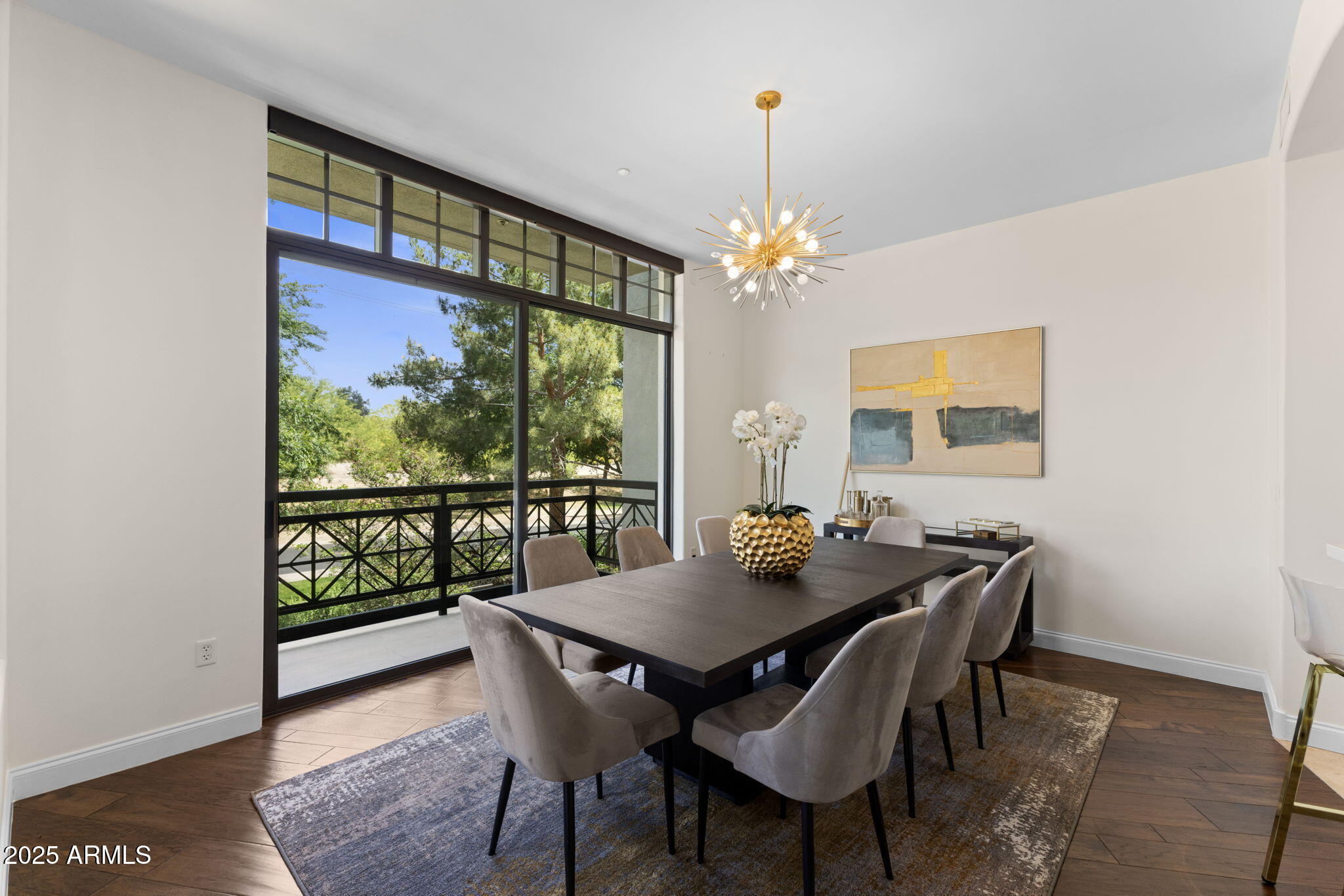 8 E BILTMORE Estate, 215