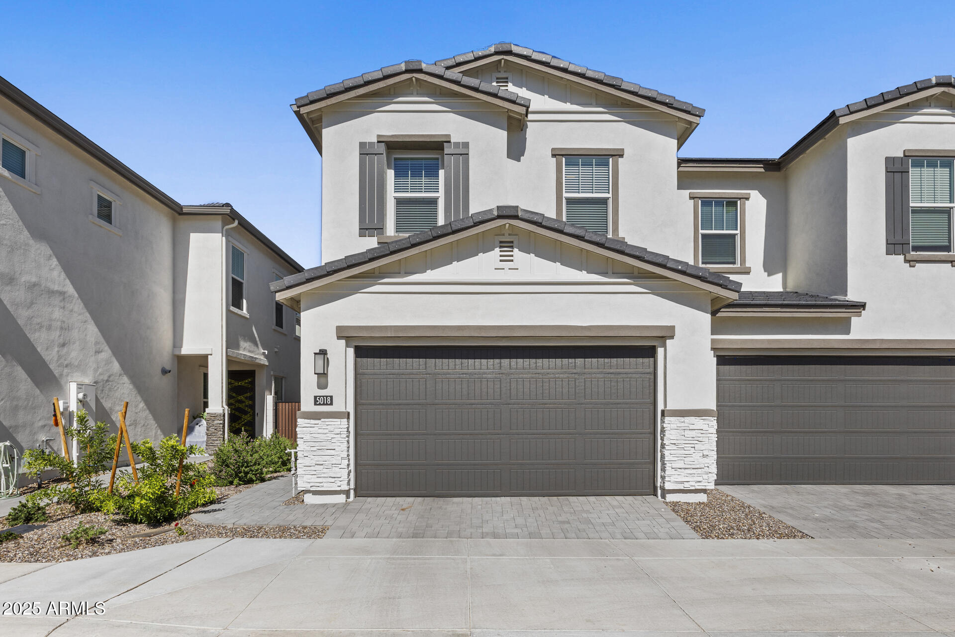 5018 E Hartford Avenue