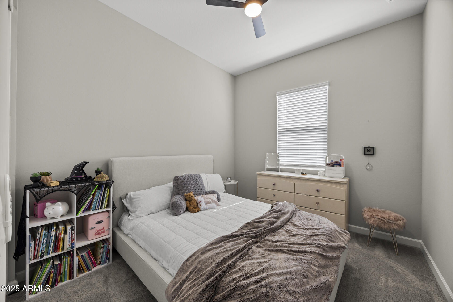 5018 E Hartford Avenue