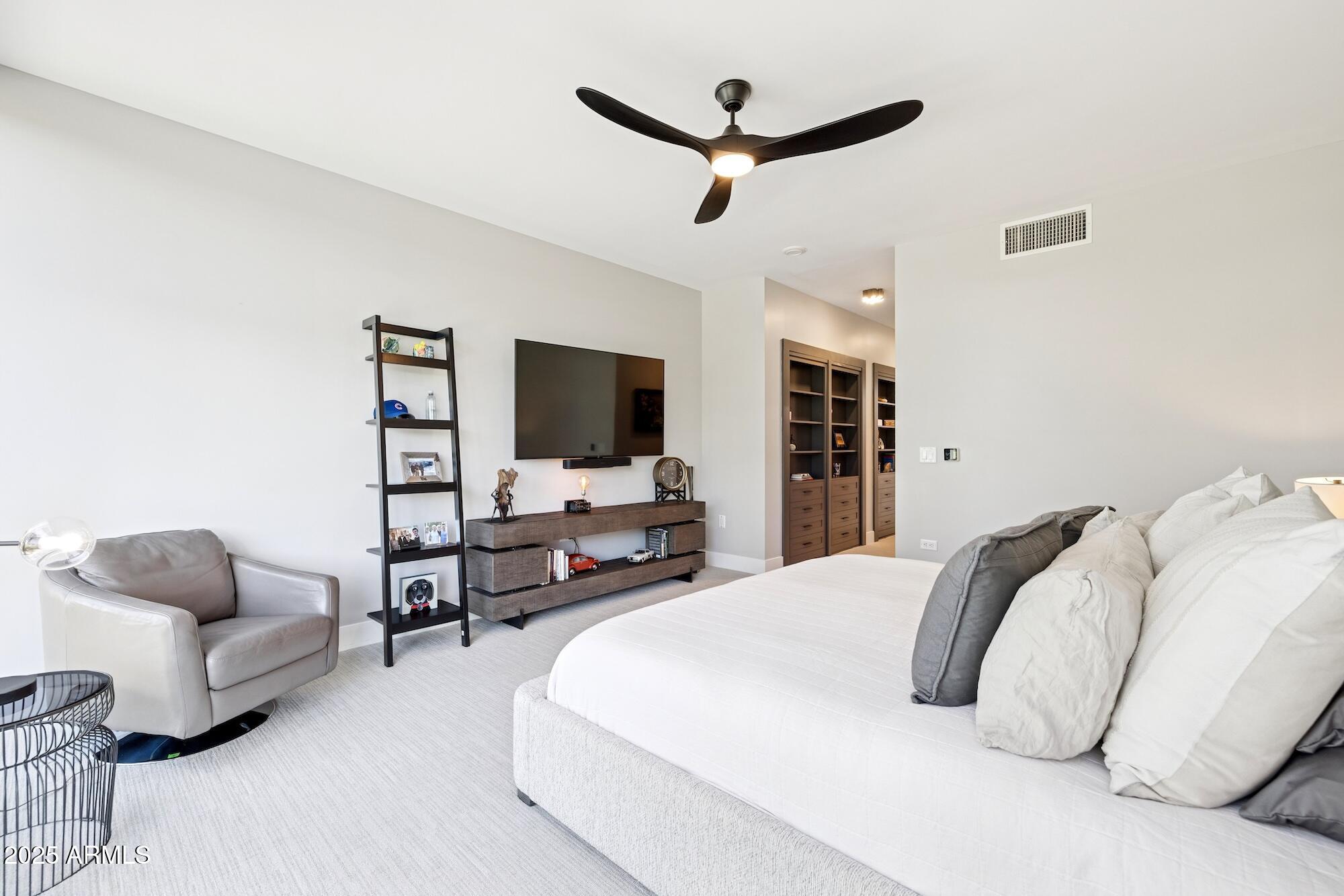 7180 E KIERLAND Boulevard, 218