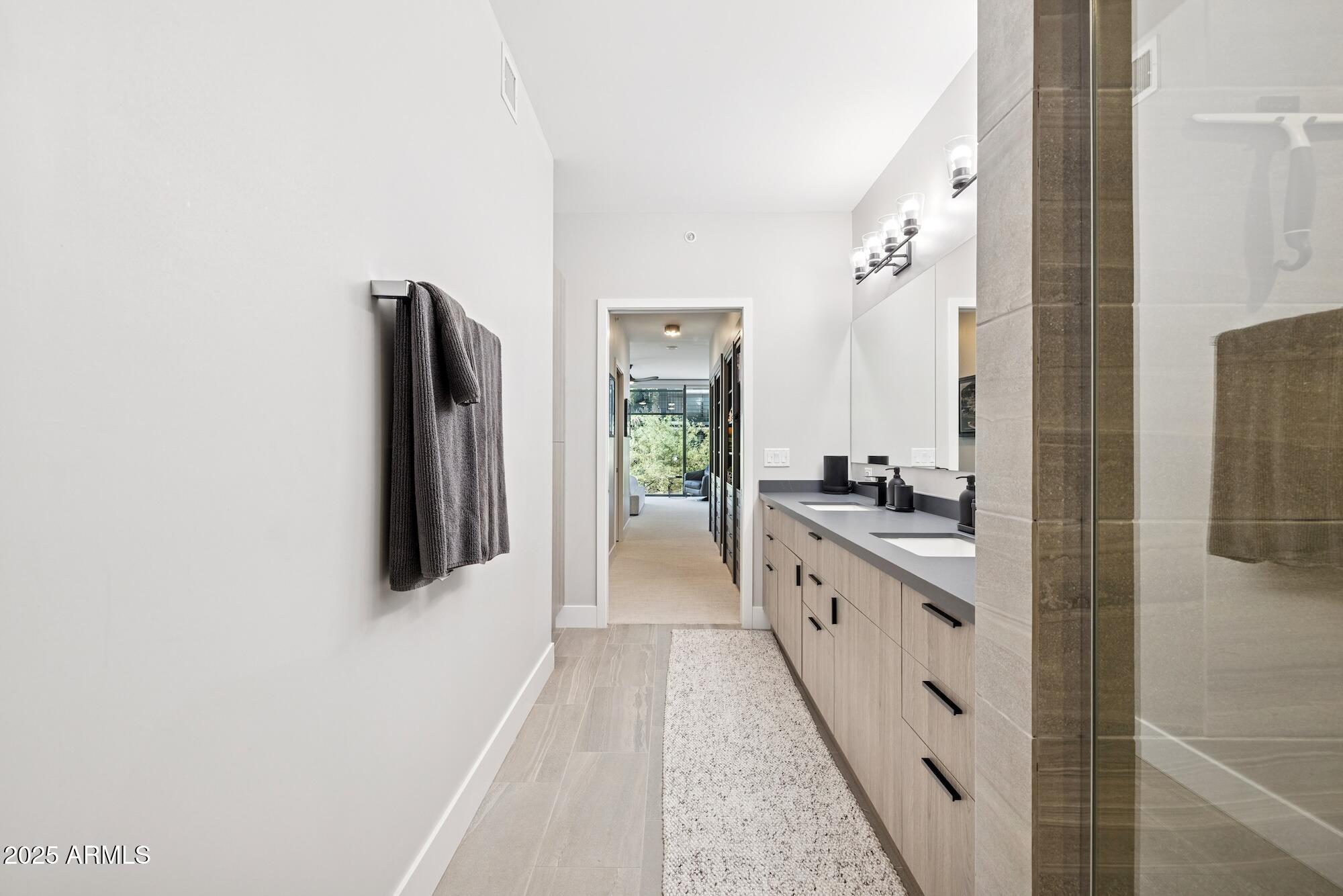 7180 E KIERLAND Boulevard, 218