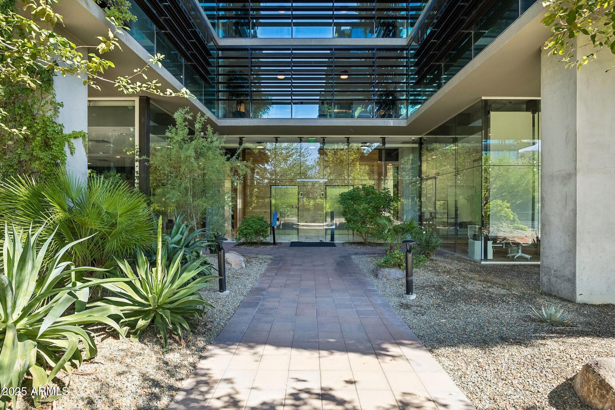 7180 E KIERLAND Boulevard, 218