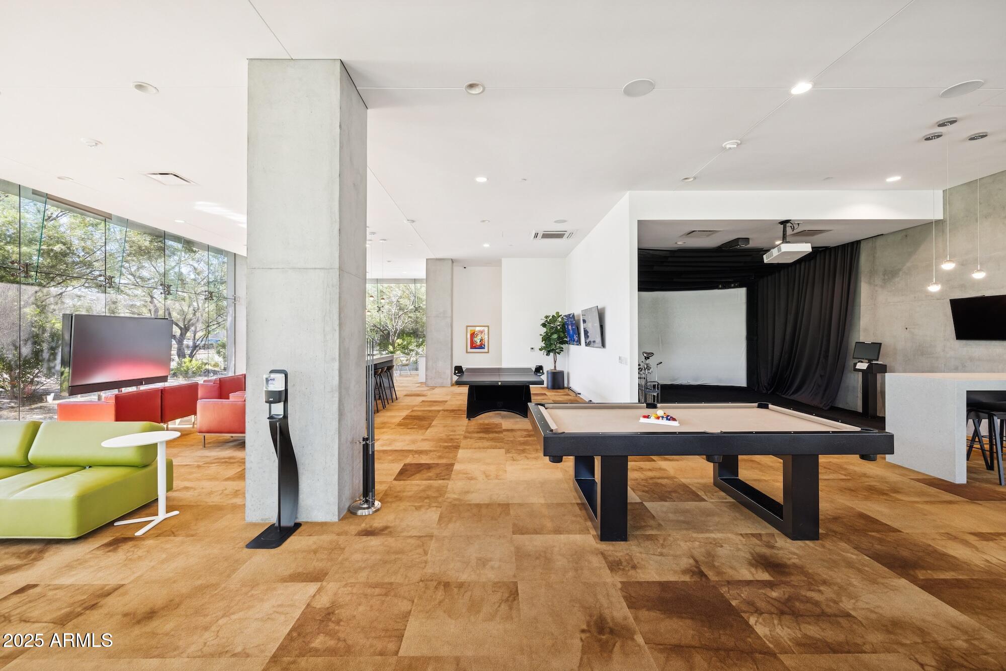 7180 E KIERLAND Boulevard, 218