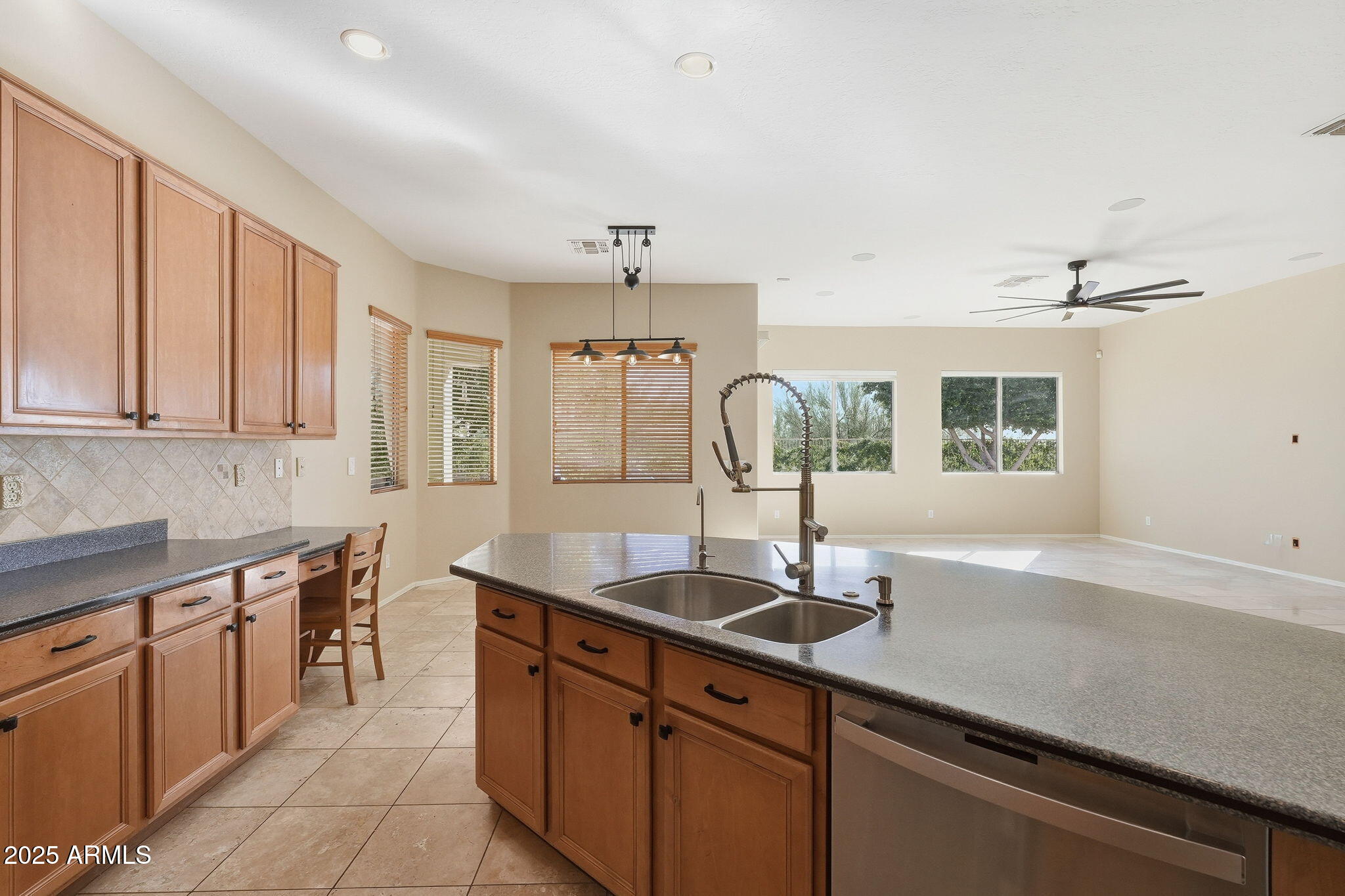 8605 E HANNIBAL Street