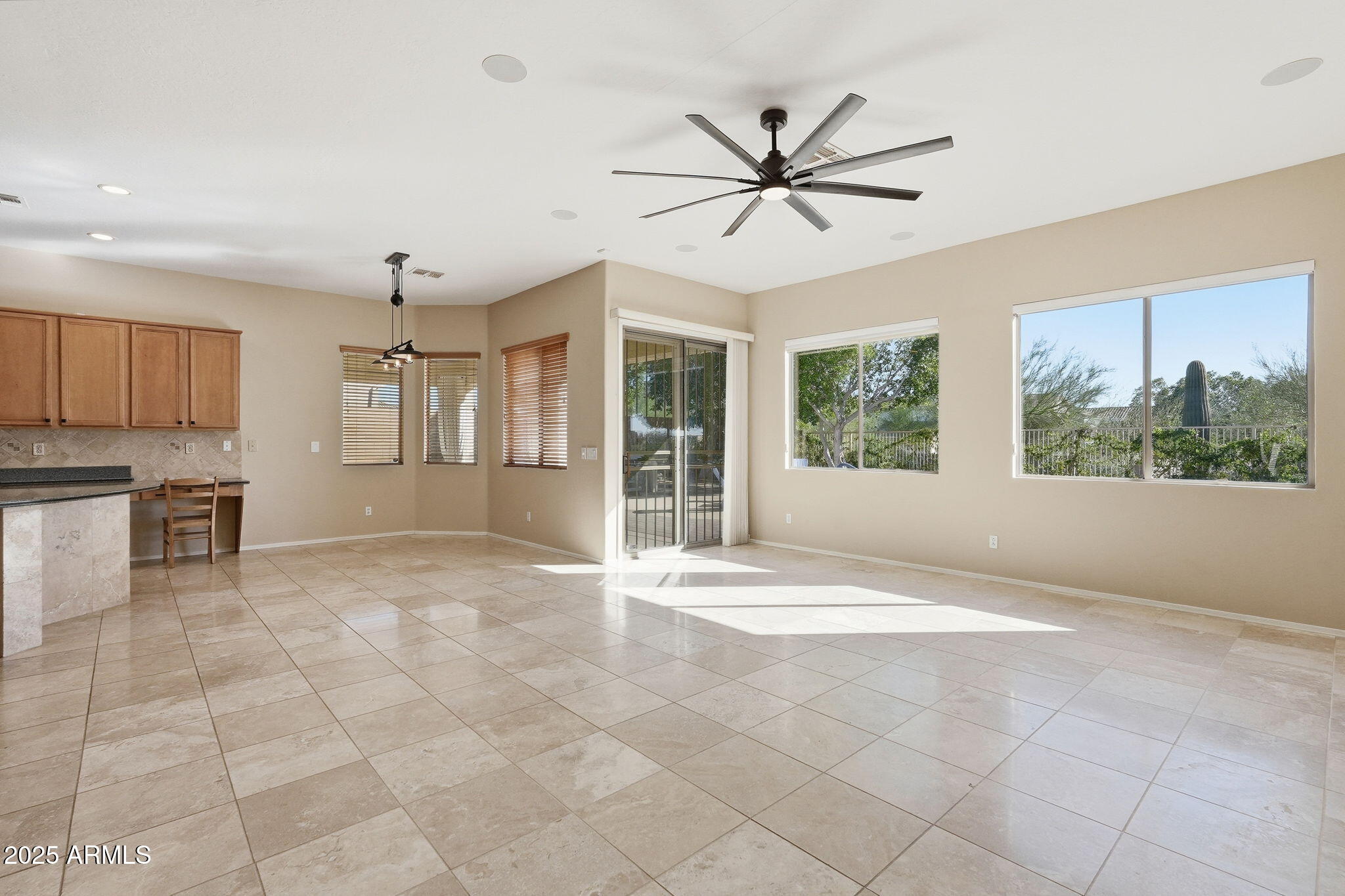 8605 E HANNIBAL Street