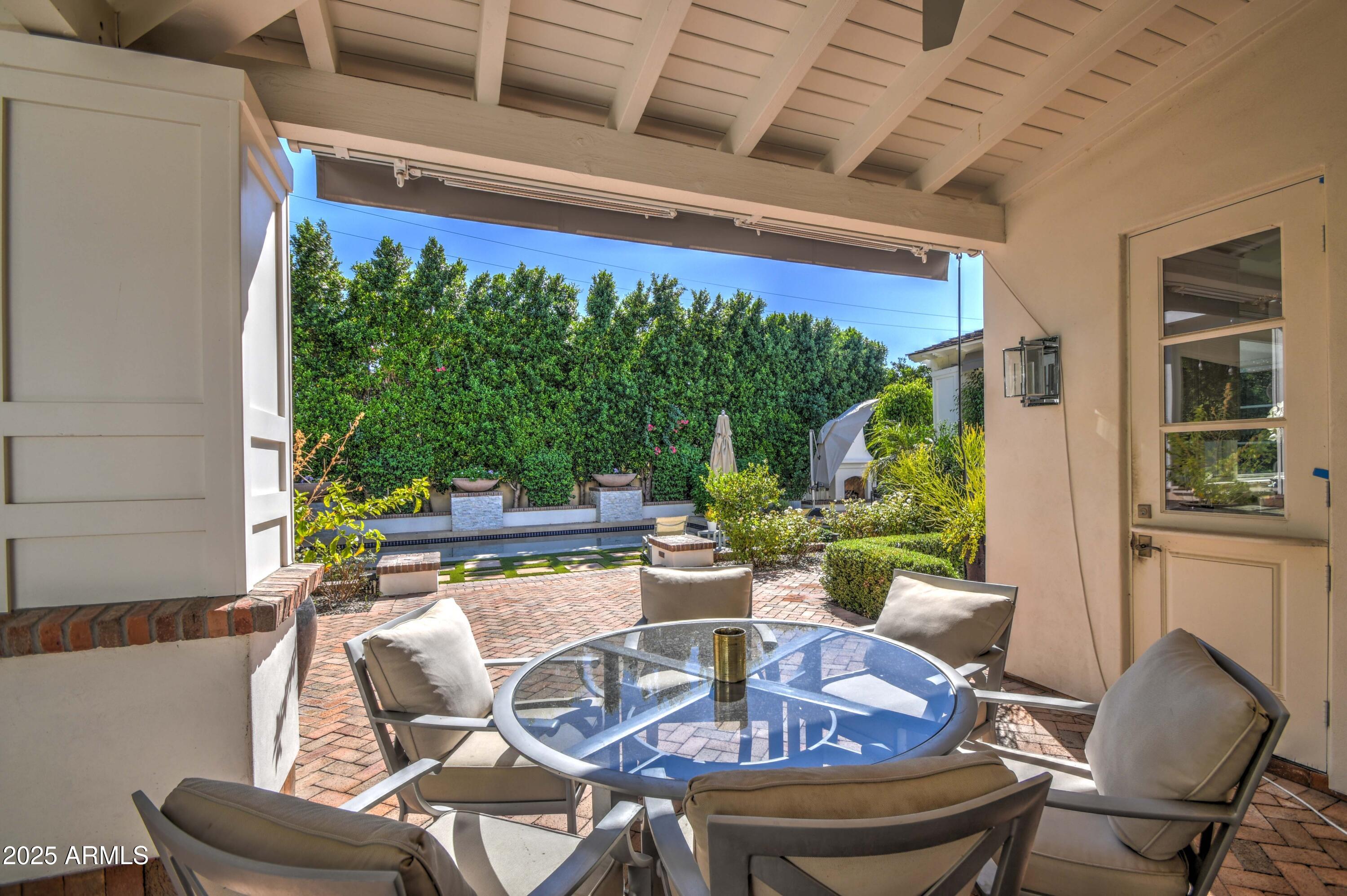 5819 E CALLE DEL MEDIA