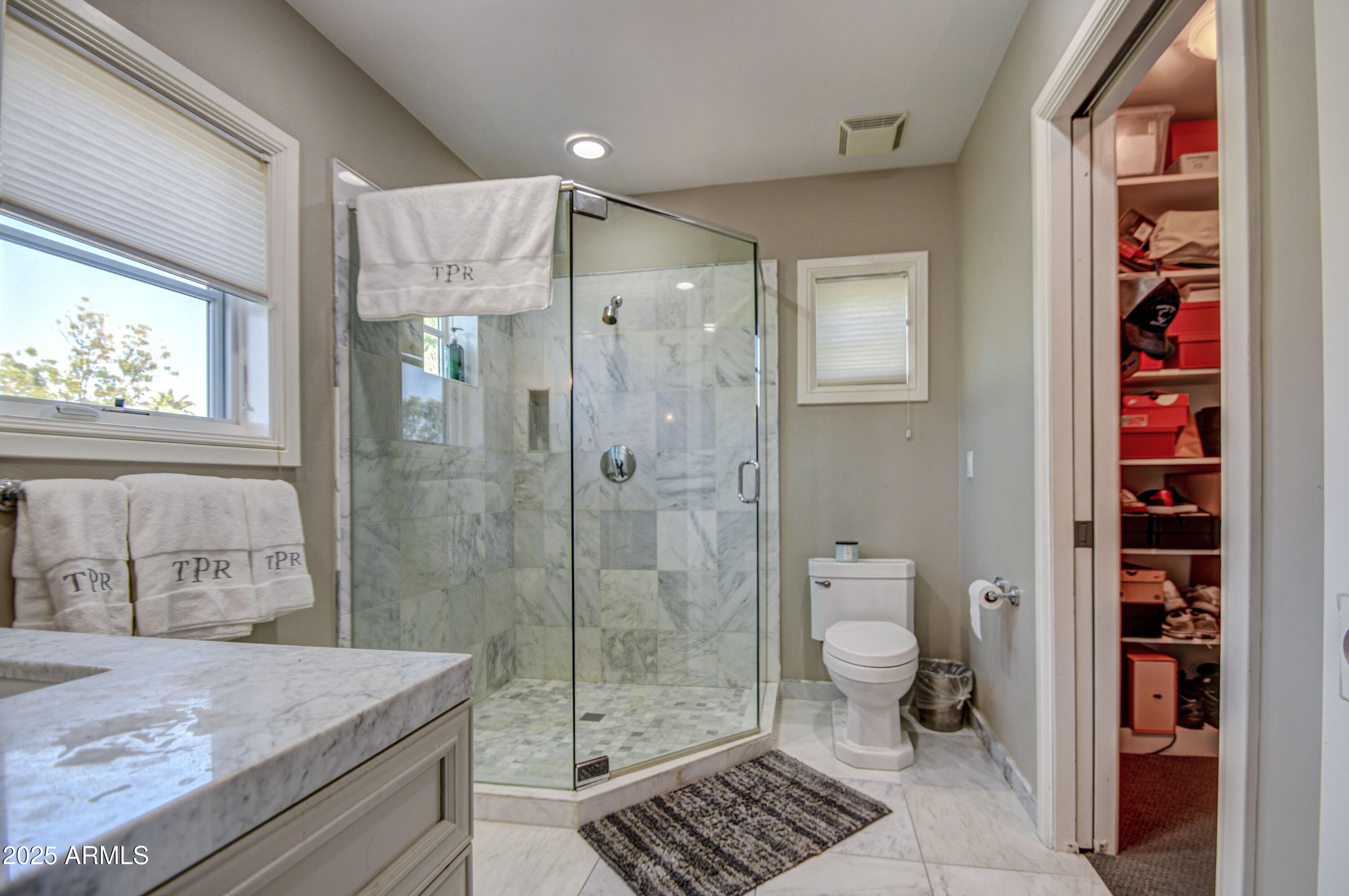 5819 E CALLE DEL MEDIA