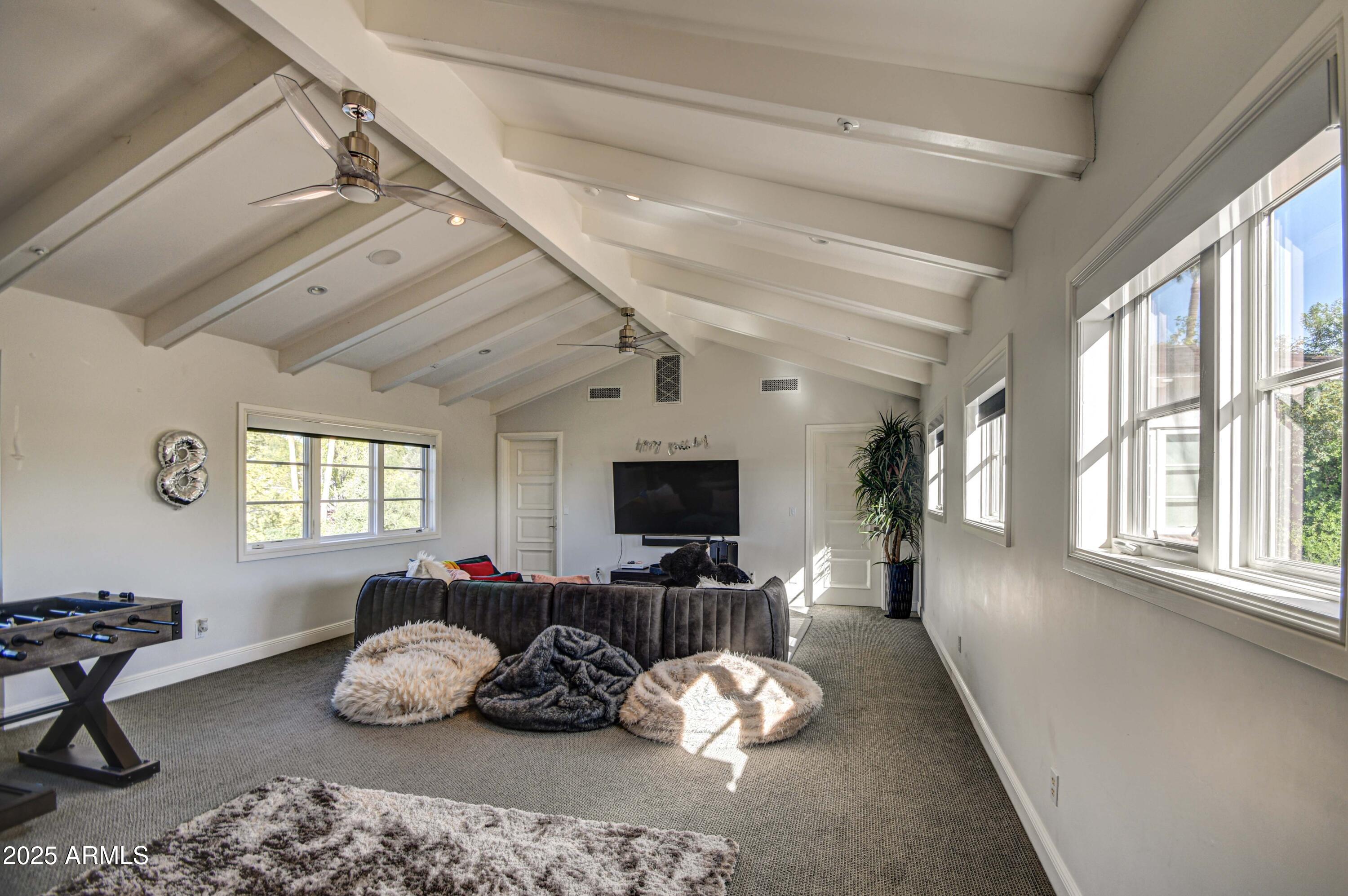 5819 E CALLE DEL MEDIA