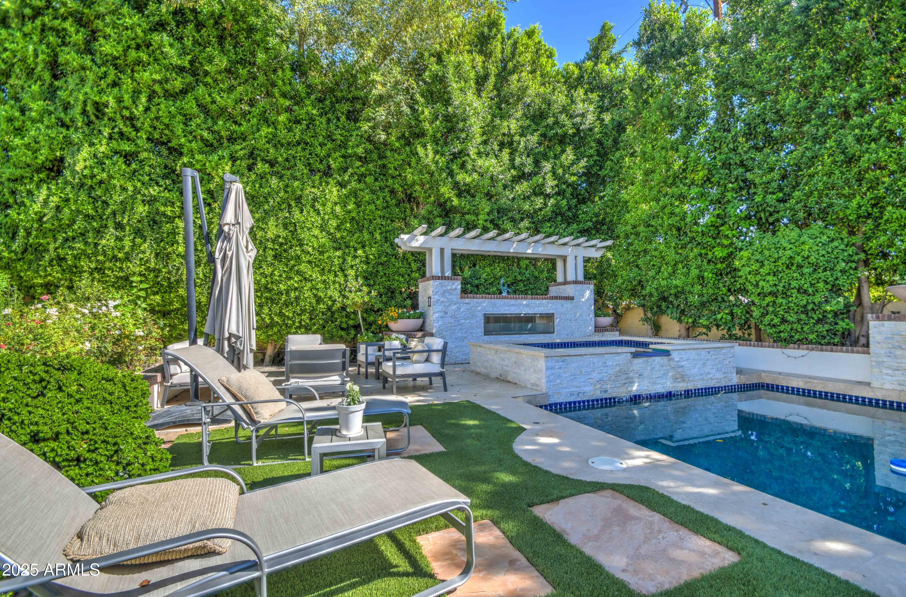 5819 E CALLE DEL MEDIA