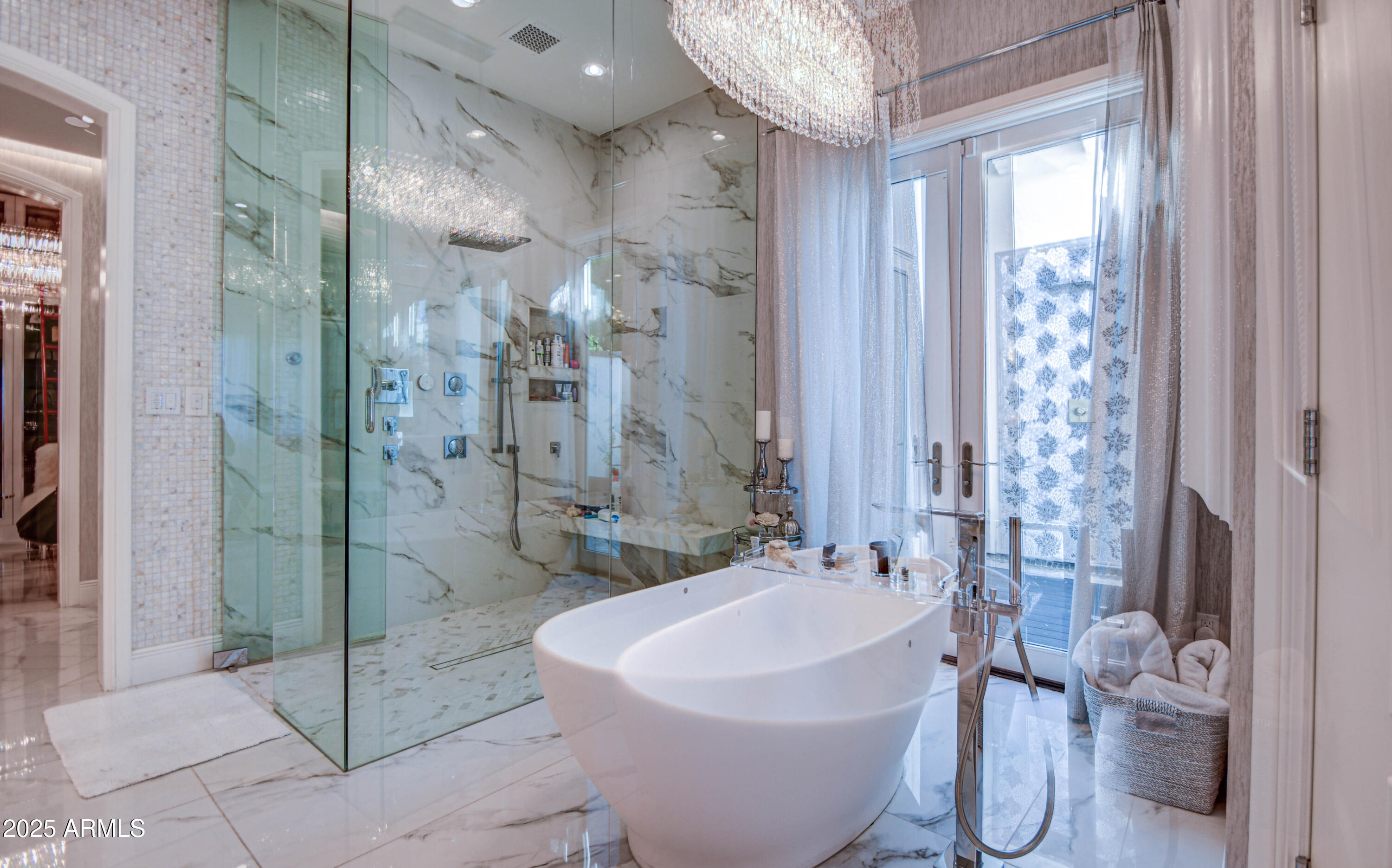 5819 E CALLE DEL MEDIA