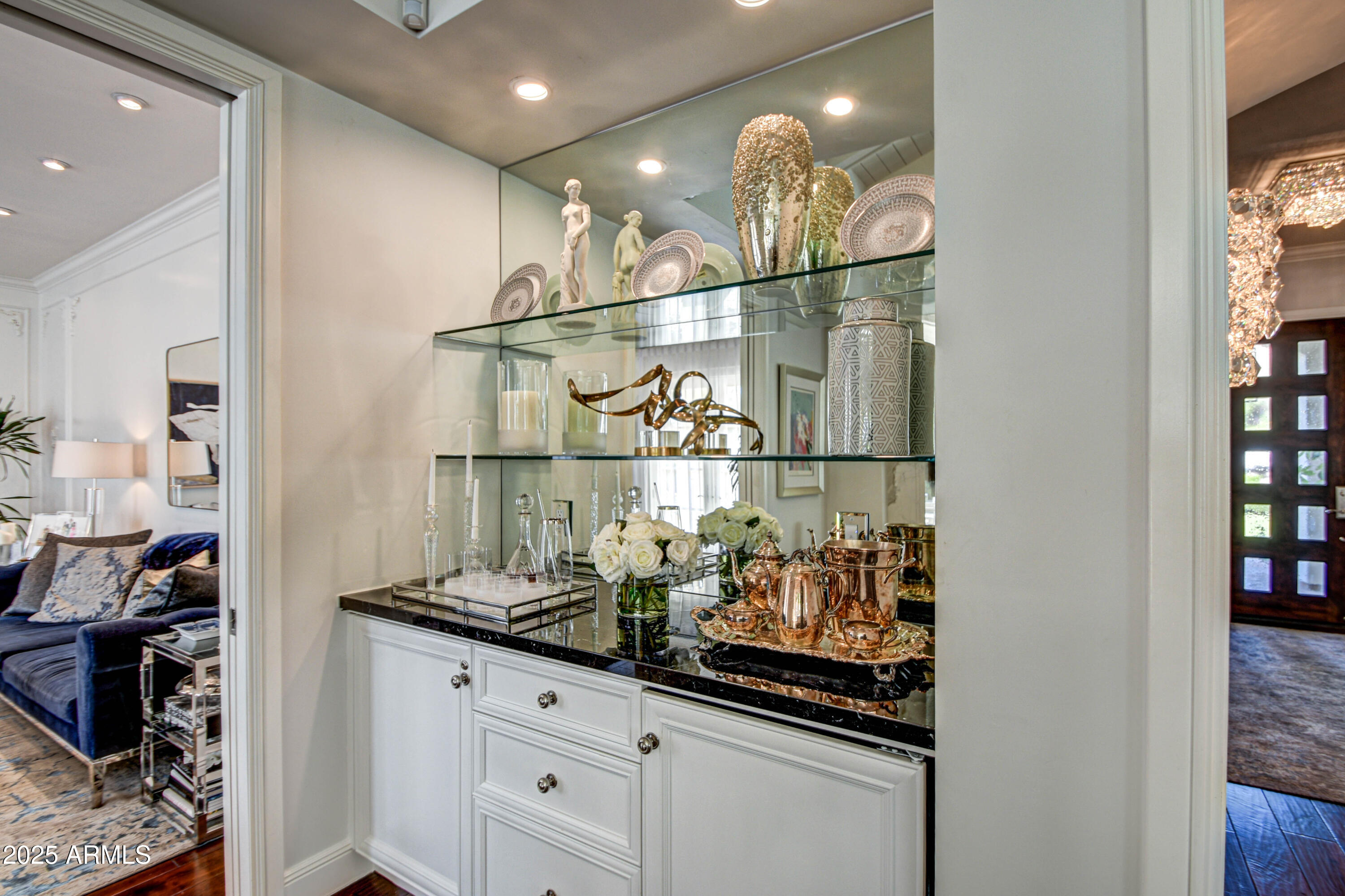 5819 E CALLE DEL MEDIA