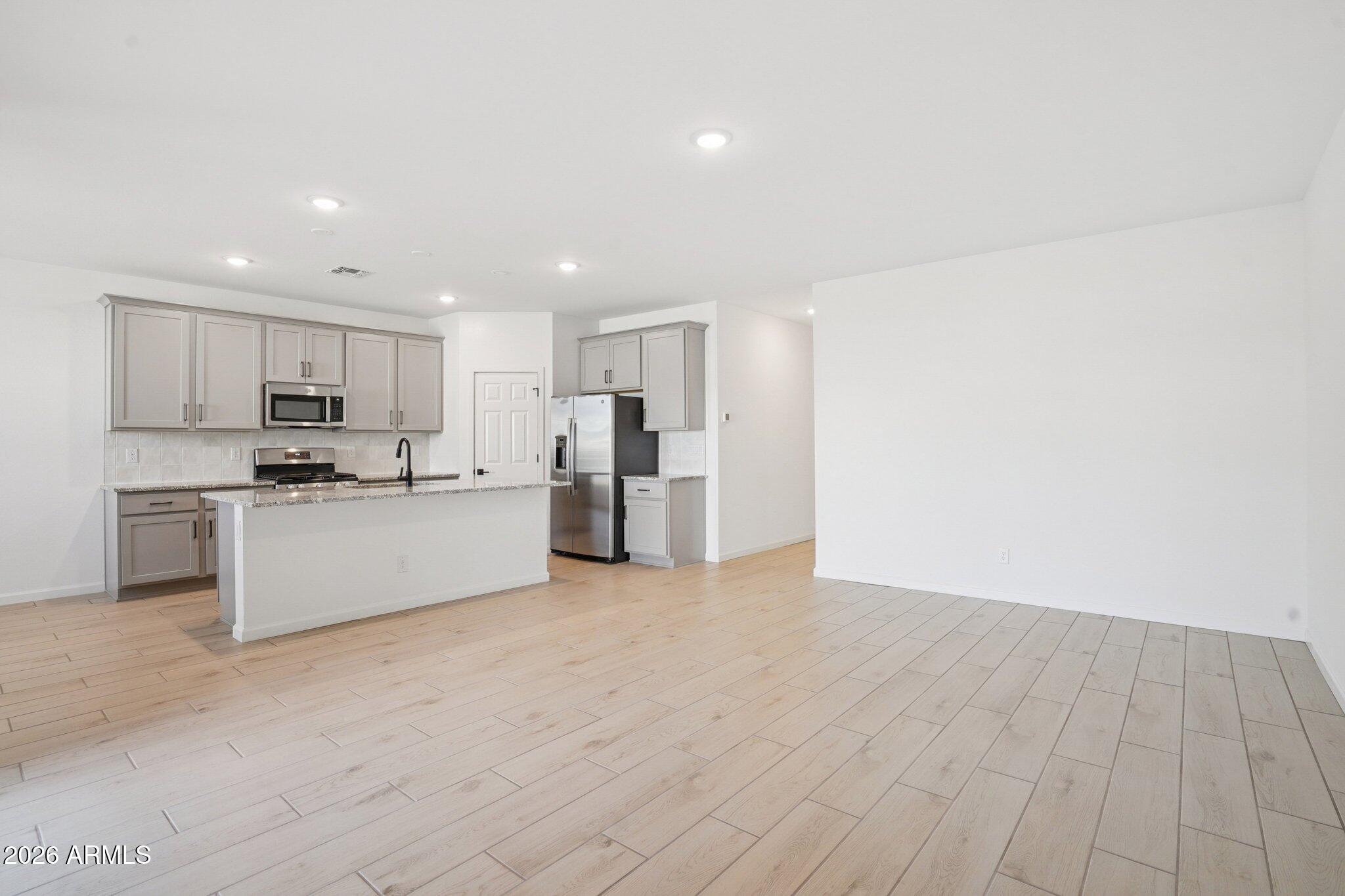 47678 W KENNER Drive