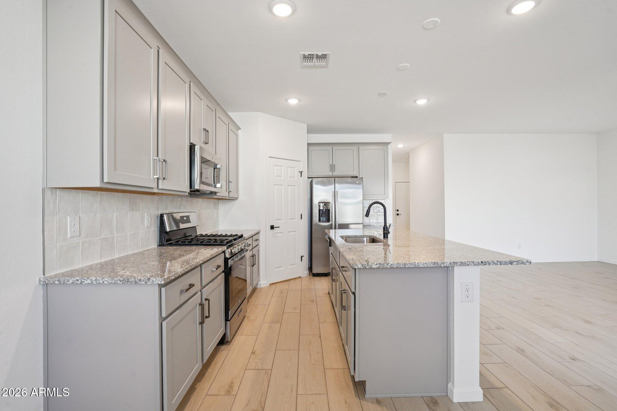 47678 W KENNER Drive