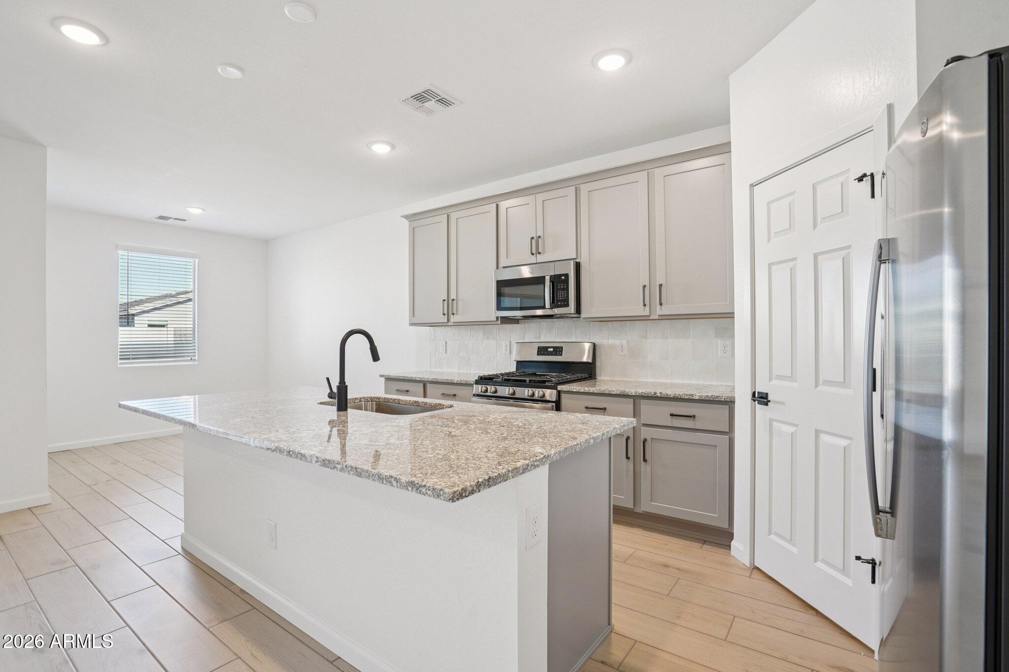 47678 W KENNER Drive