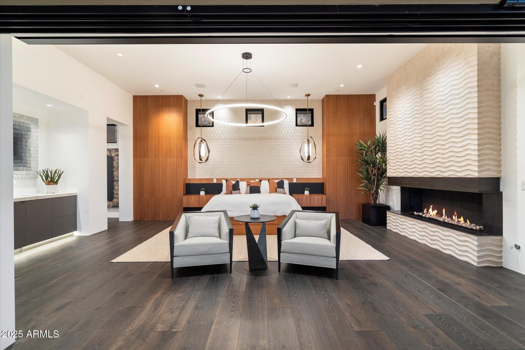 10585 E CRESCENT MOON Drive, 44