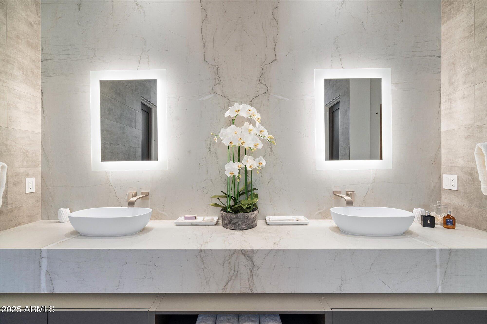 10585 E CRESCENT MOON Drive, 44