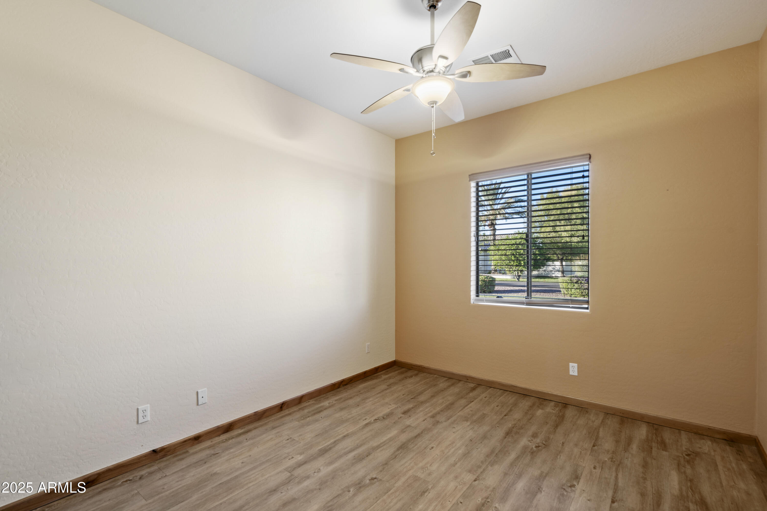 2667 E MELROSE Street