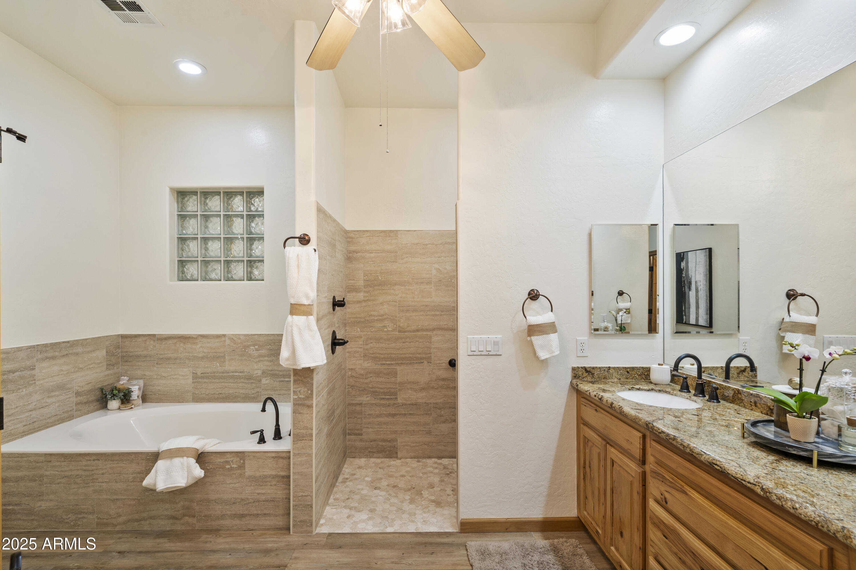 2667 E MELROSE Street