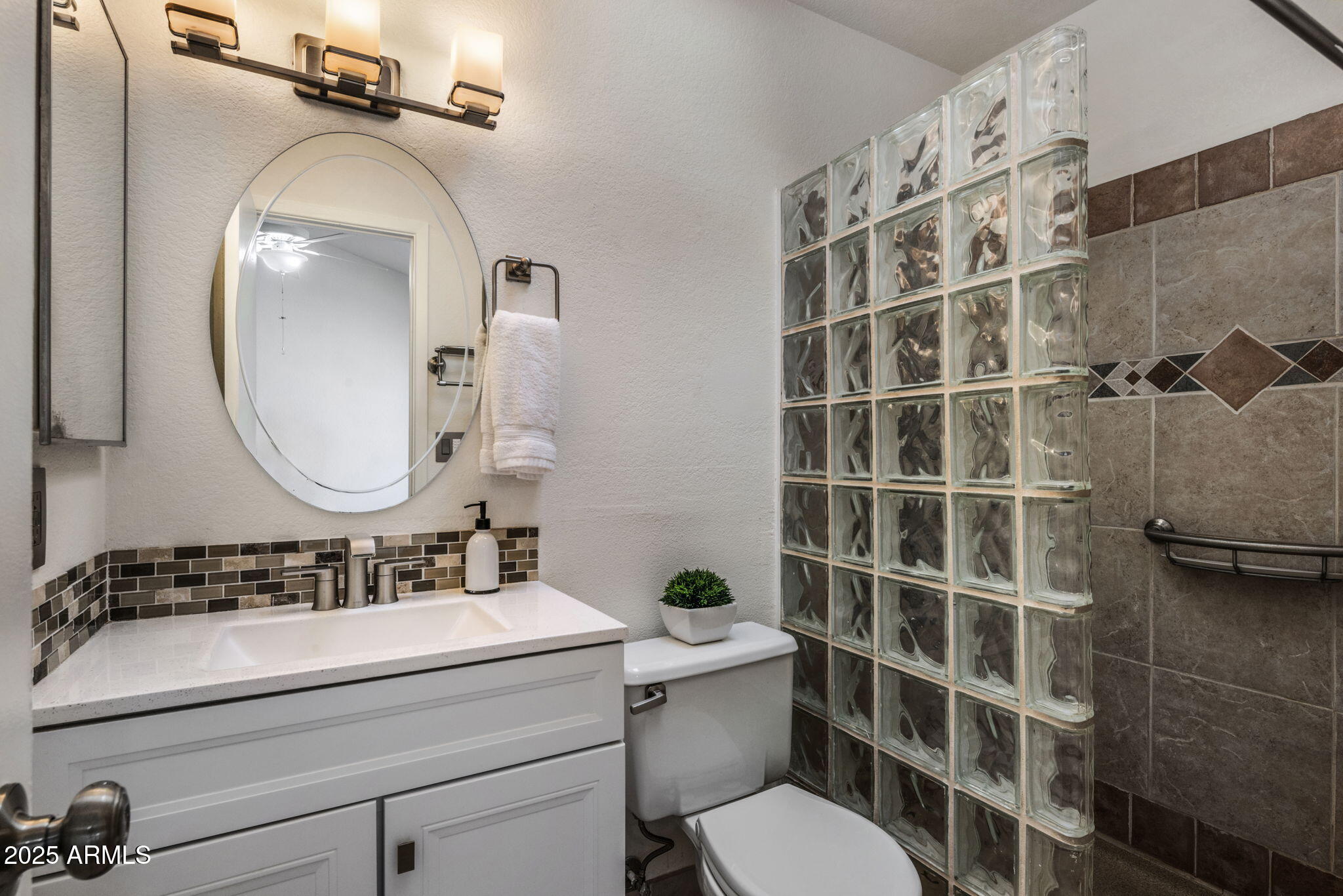 4039 E Alta Mesa Avenue