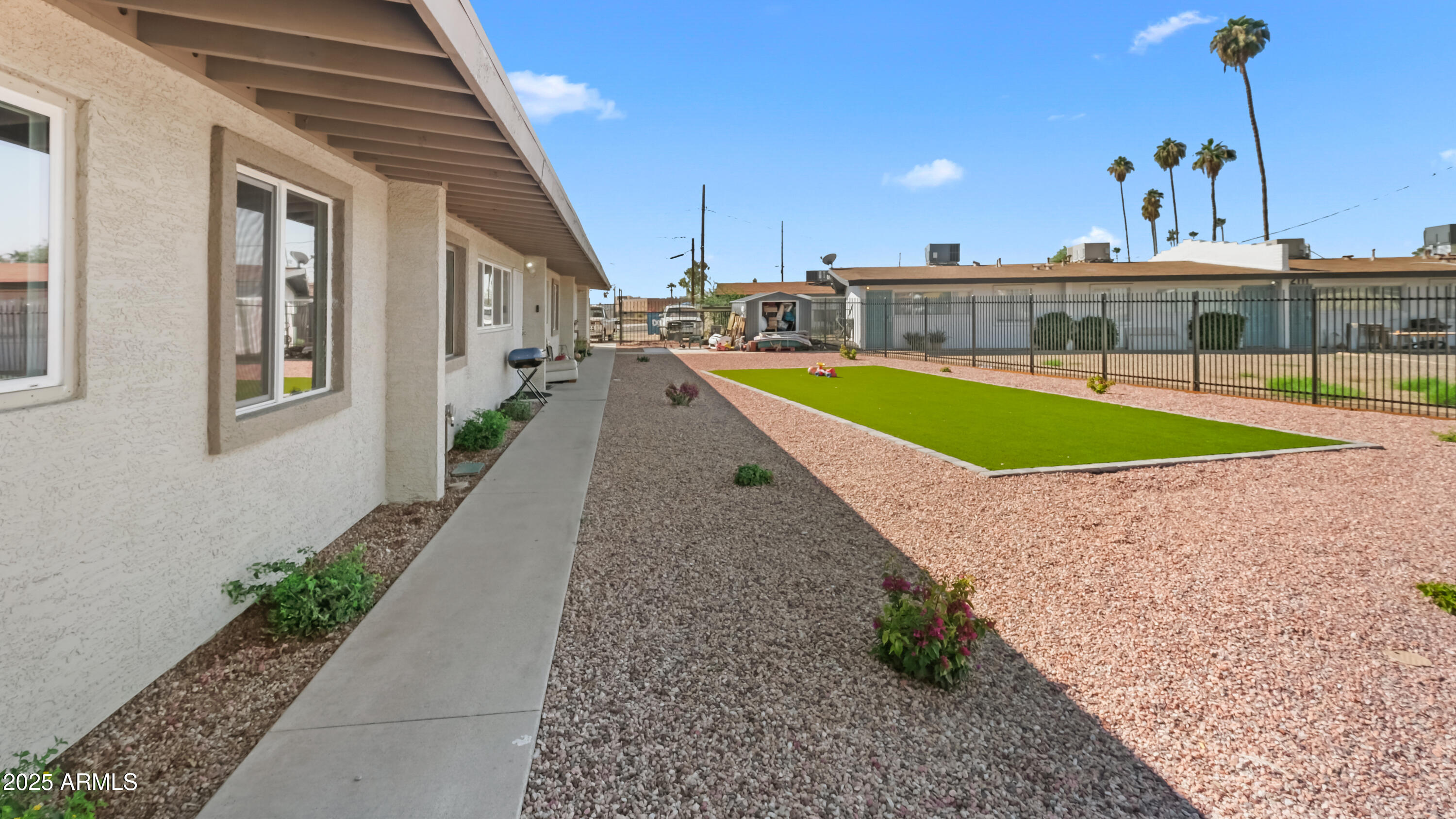 2101 W HEATHERBRAE Drive