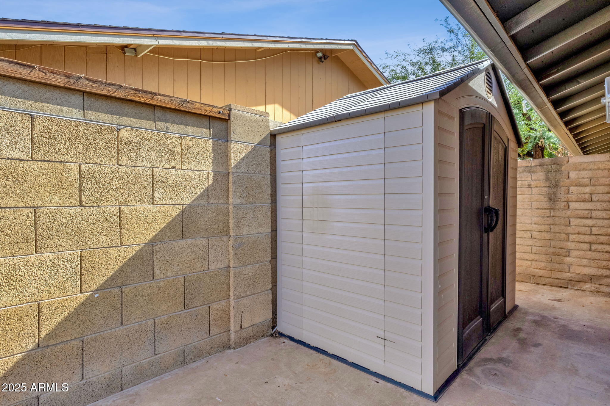 1704 E BELL DE MAR Drive