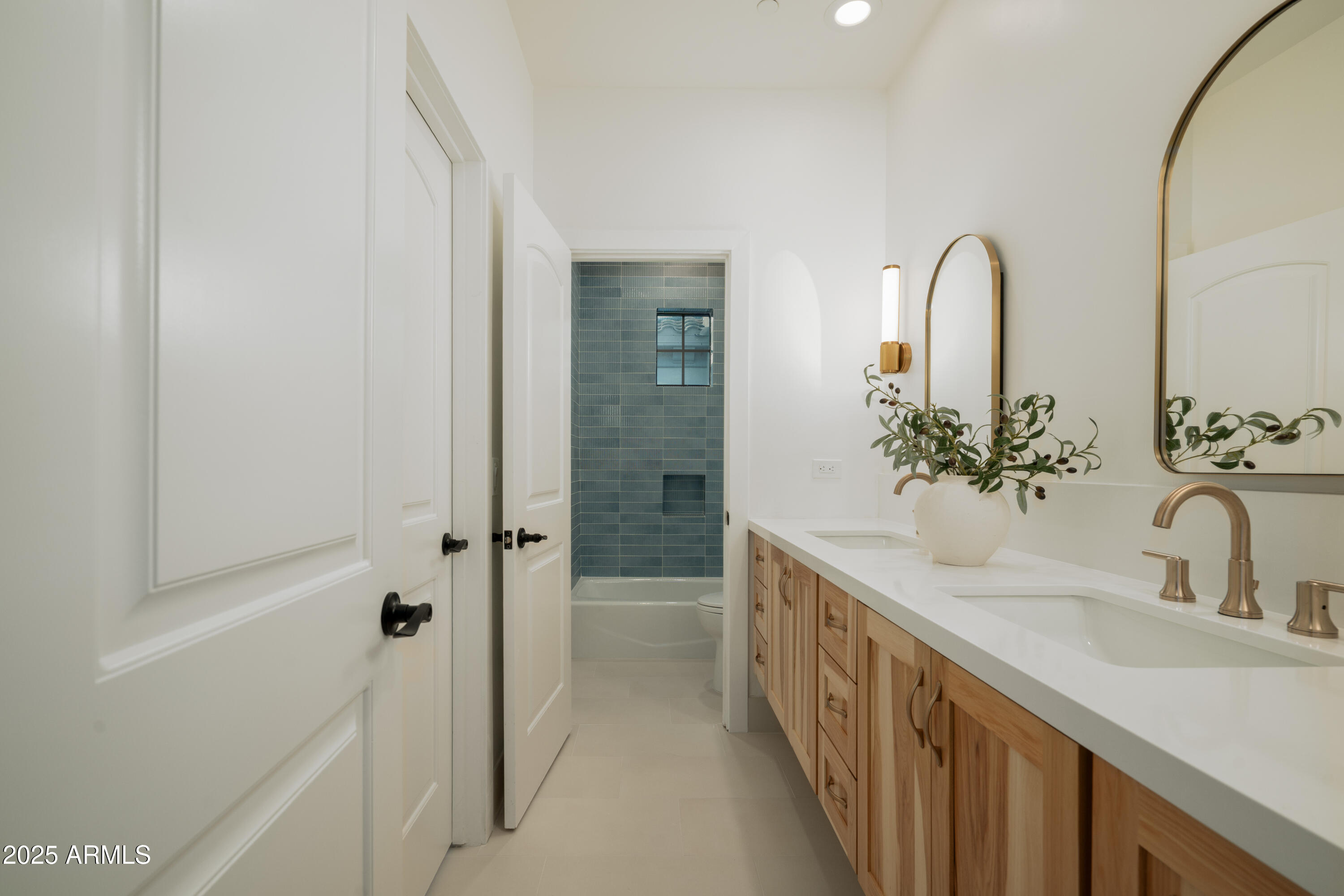 10050 E SOUTH BEND Drive