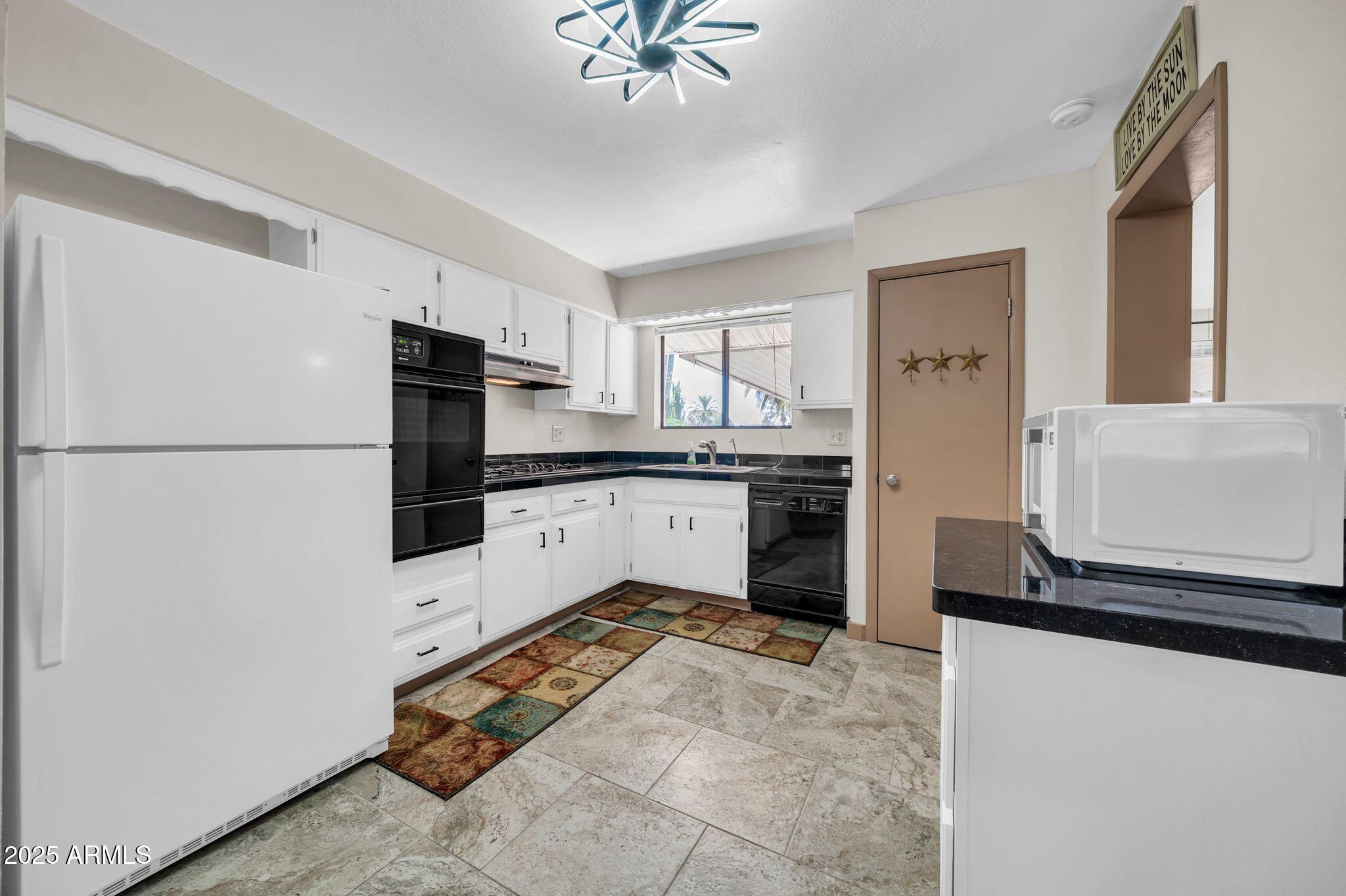 10517 W CUMBERLAND Drive