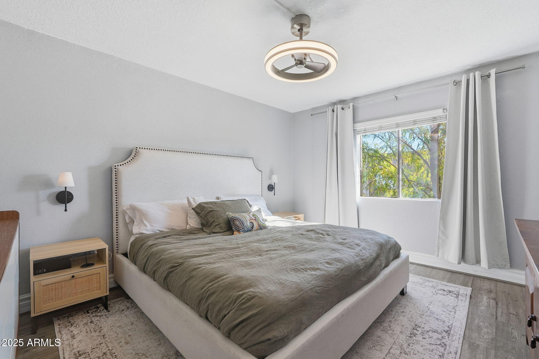 3825 E CAMELBACK Road, 230