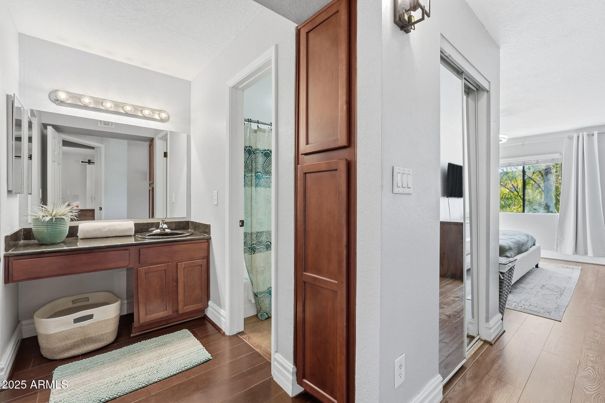 3825 E CAMELBACK Road, 230