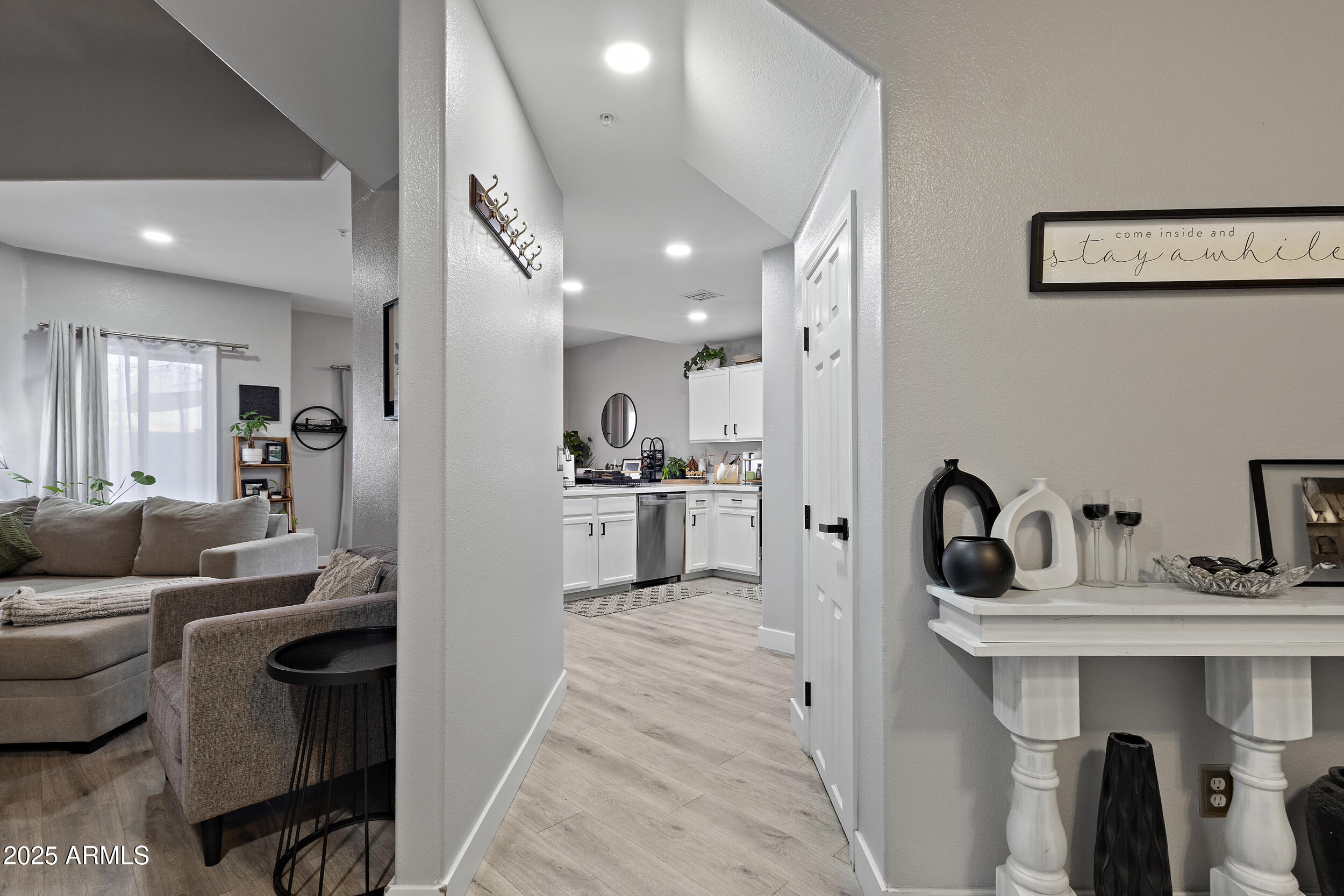 1070 E SUNBURST Lane