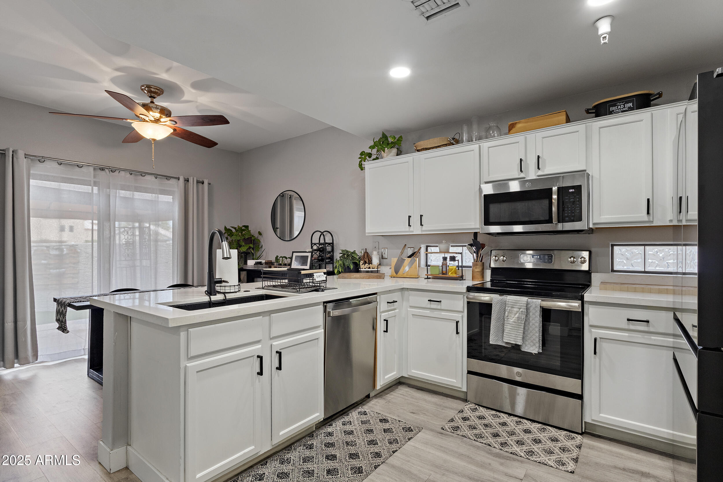 1070 E SUNBURST Lane