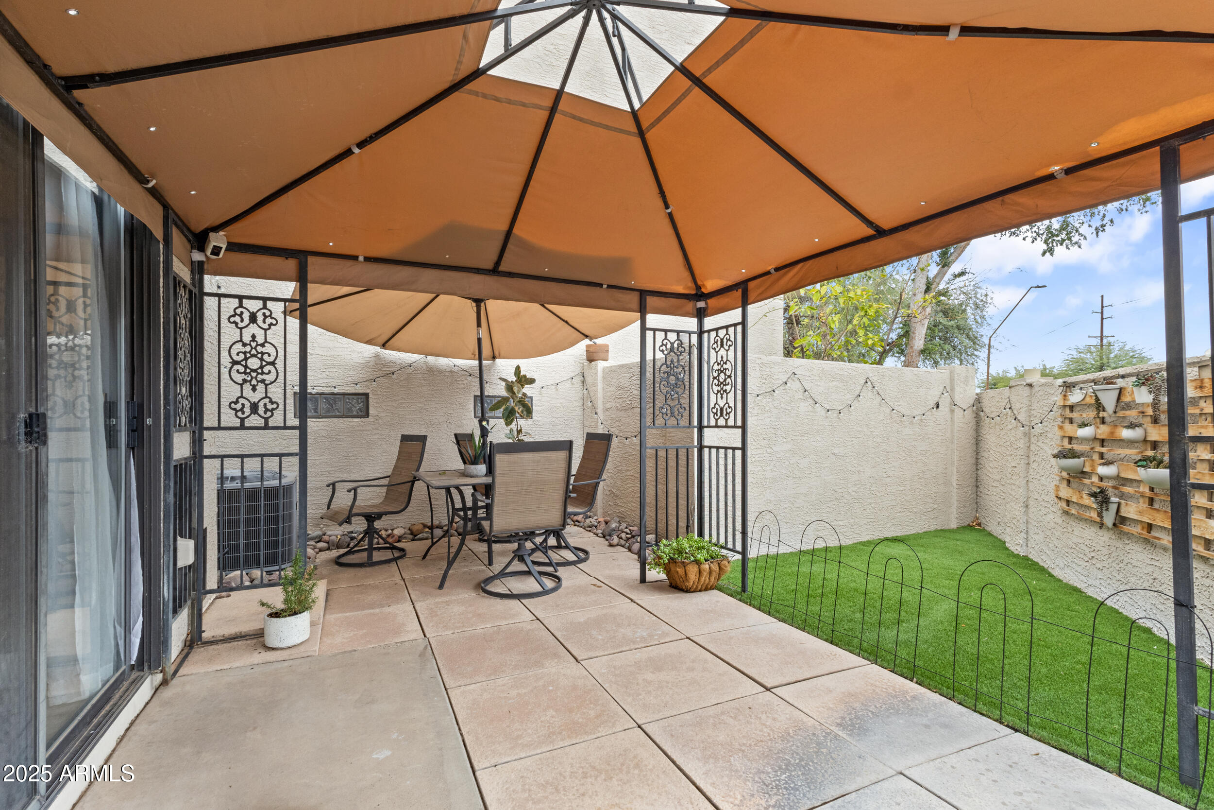 1070 E SUNBURST Lane