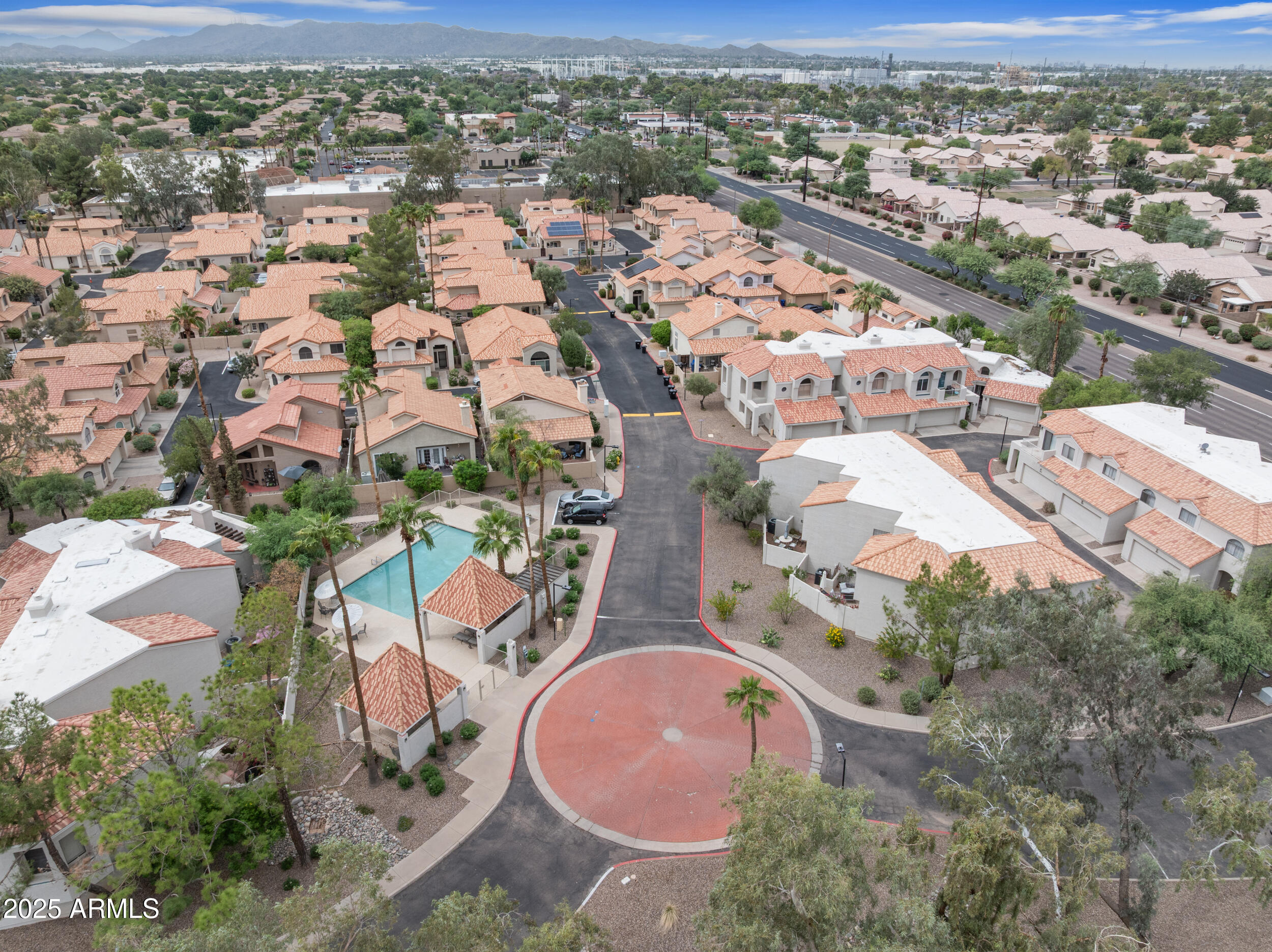 1070 E SUNBURST Lane