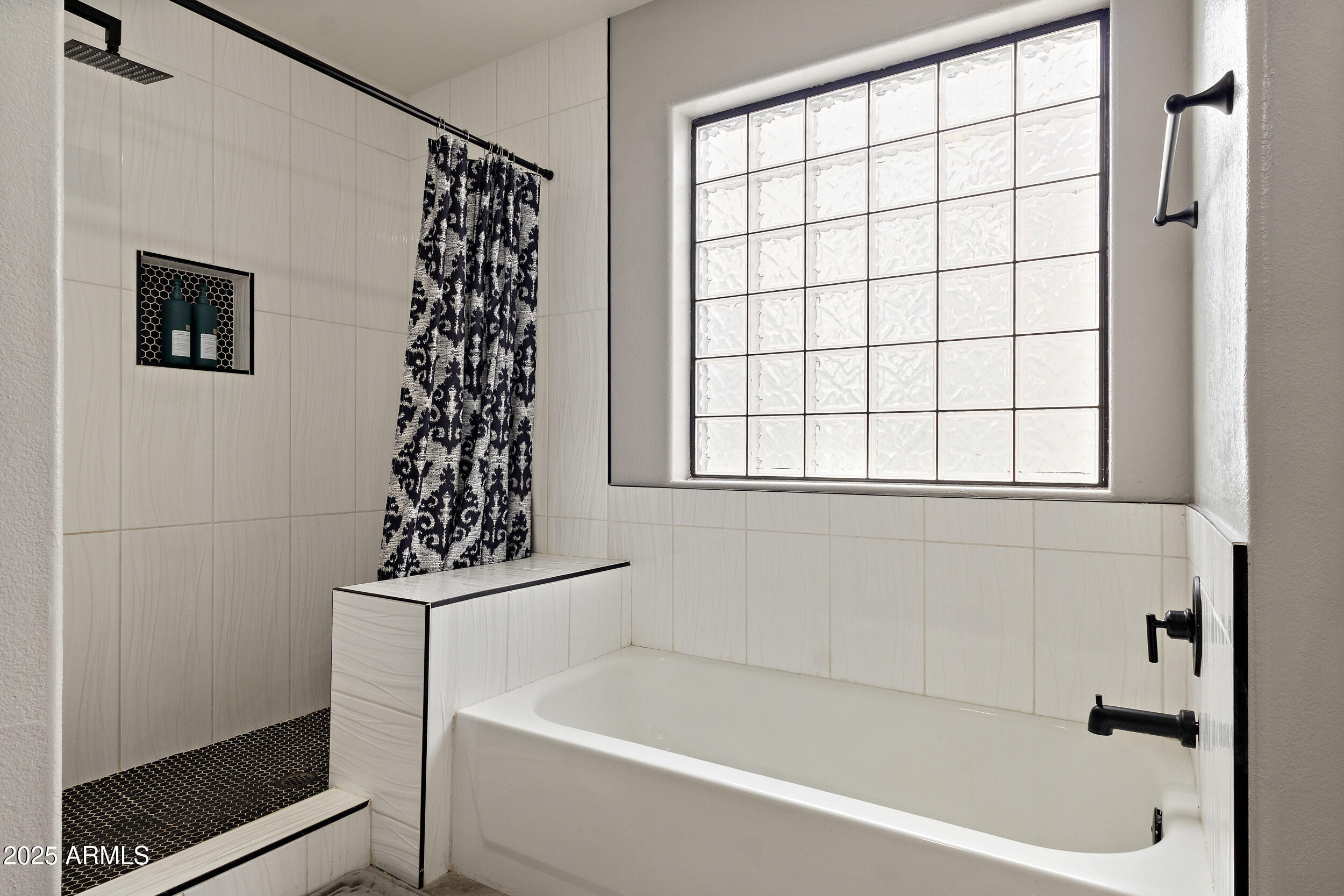 1070 E SUNBURST Lane