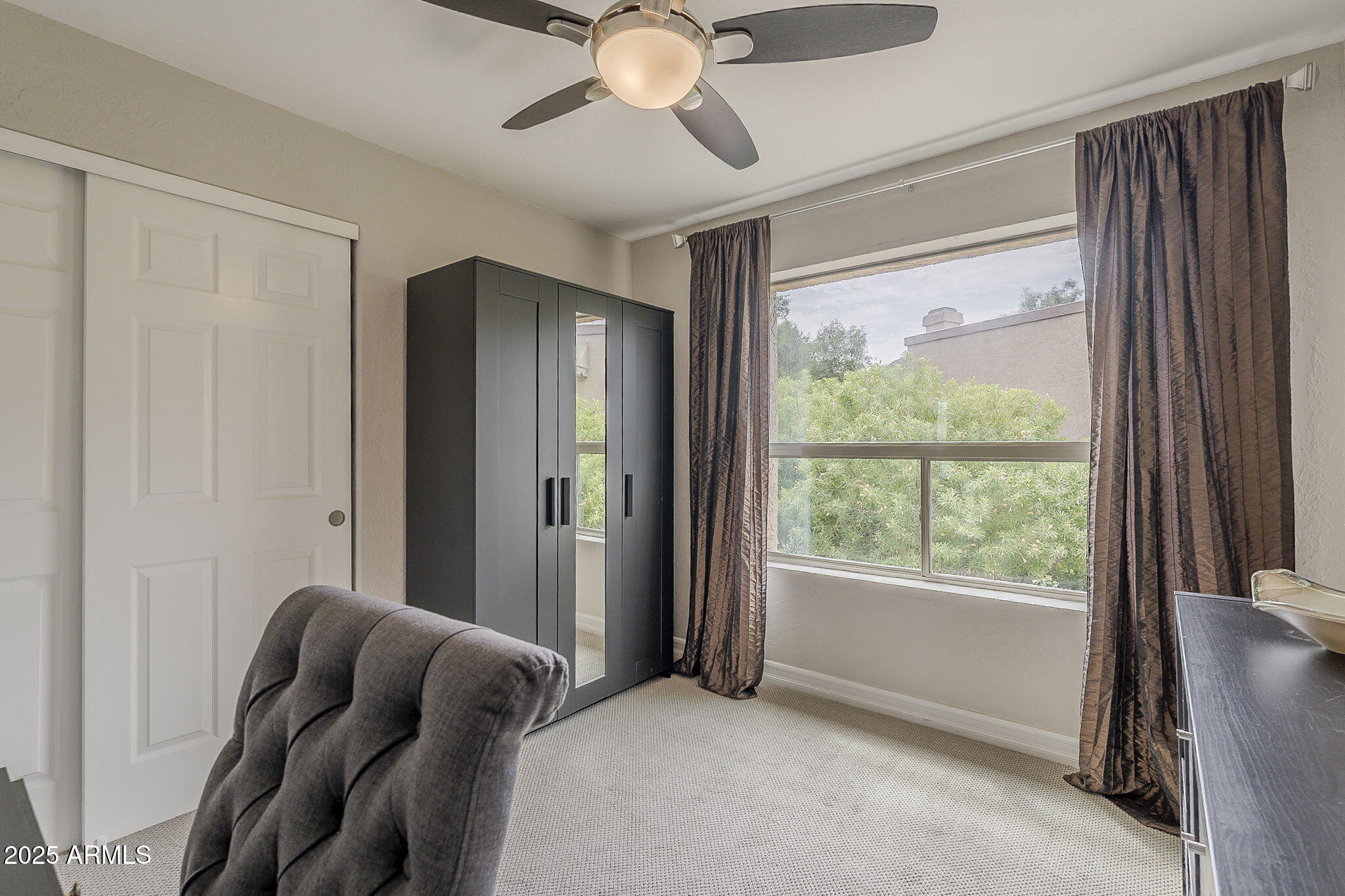 10409 N 10TH Street, 1